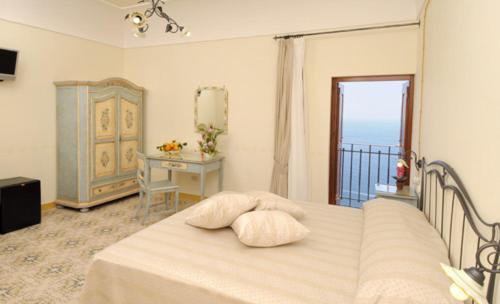Queen Suite with Sea View photo 1