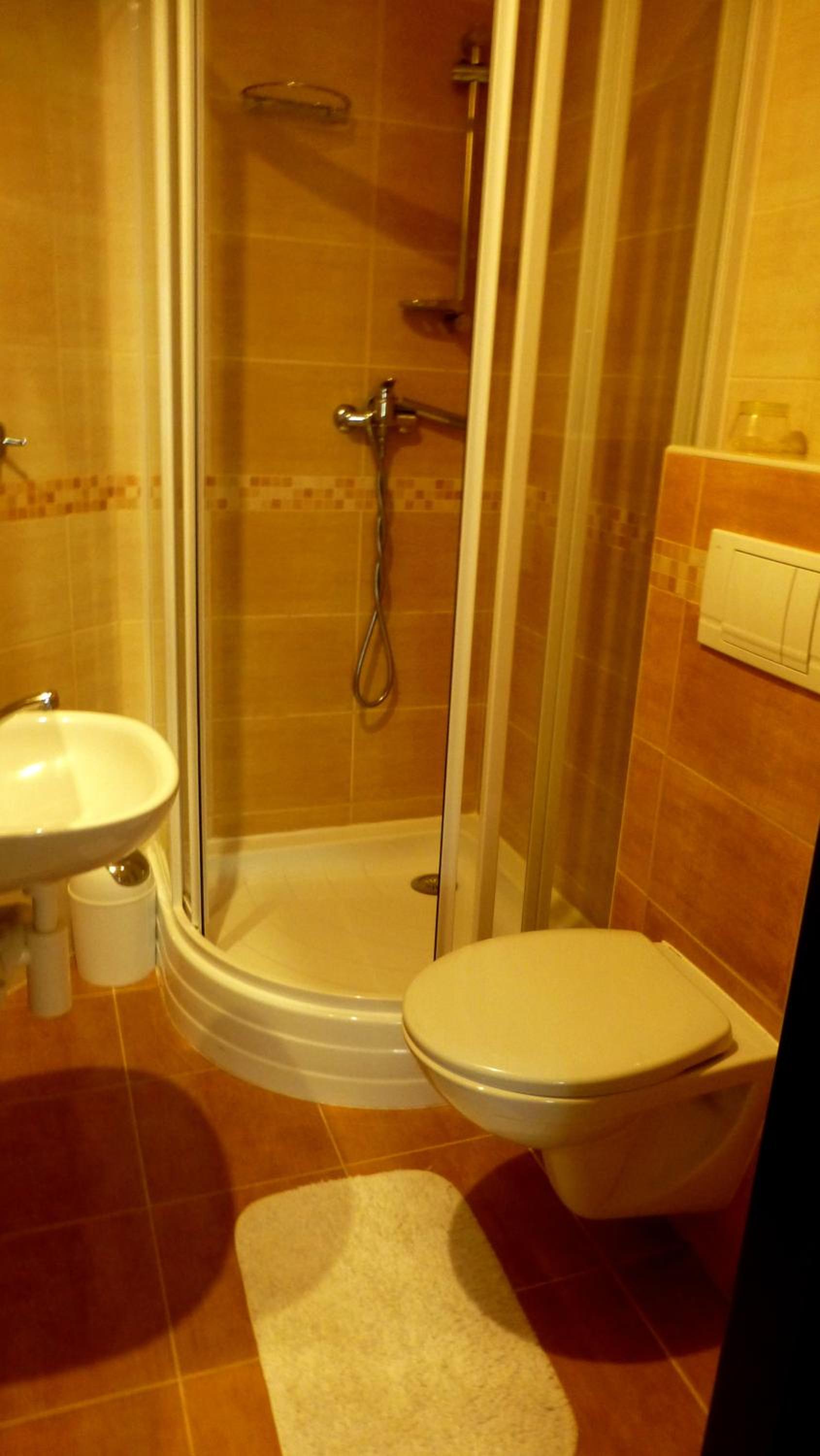 Quadruple Room with Private Bathroom photo 2