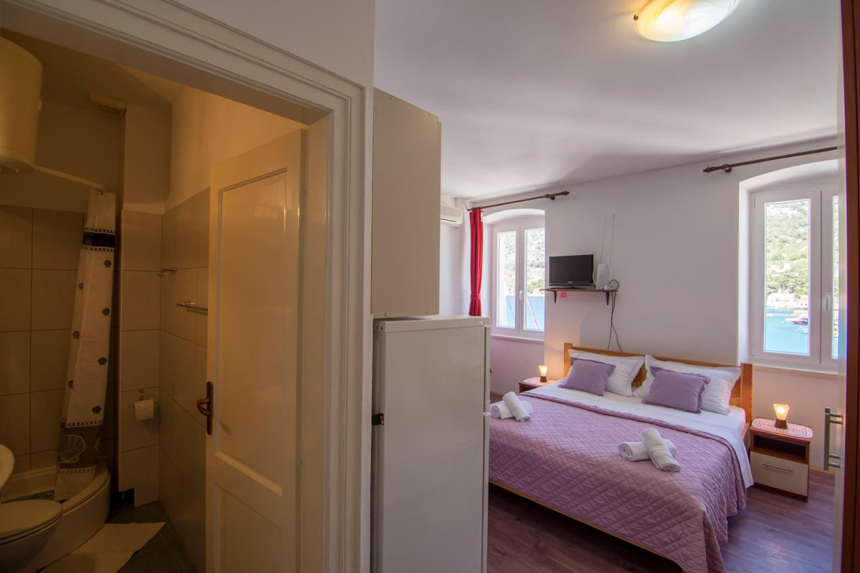 Studio Apartment with Sea View