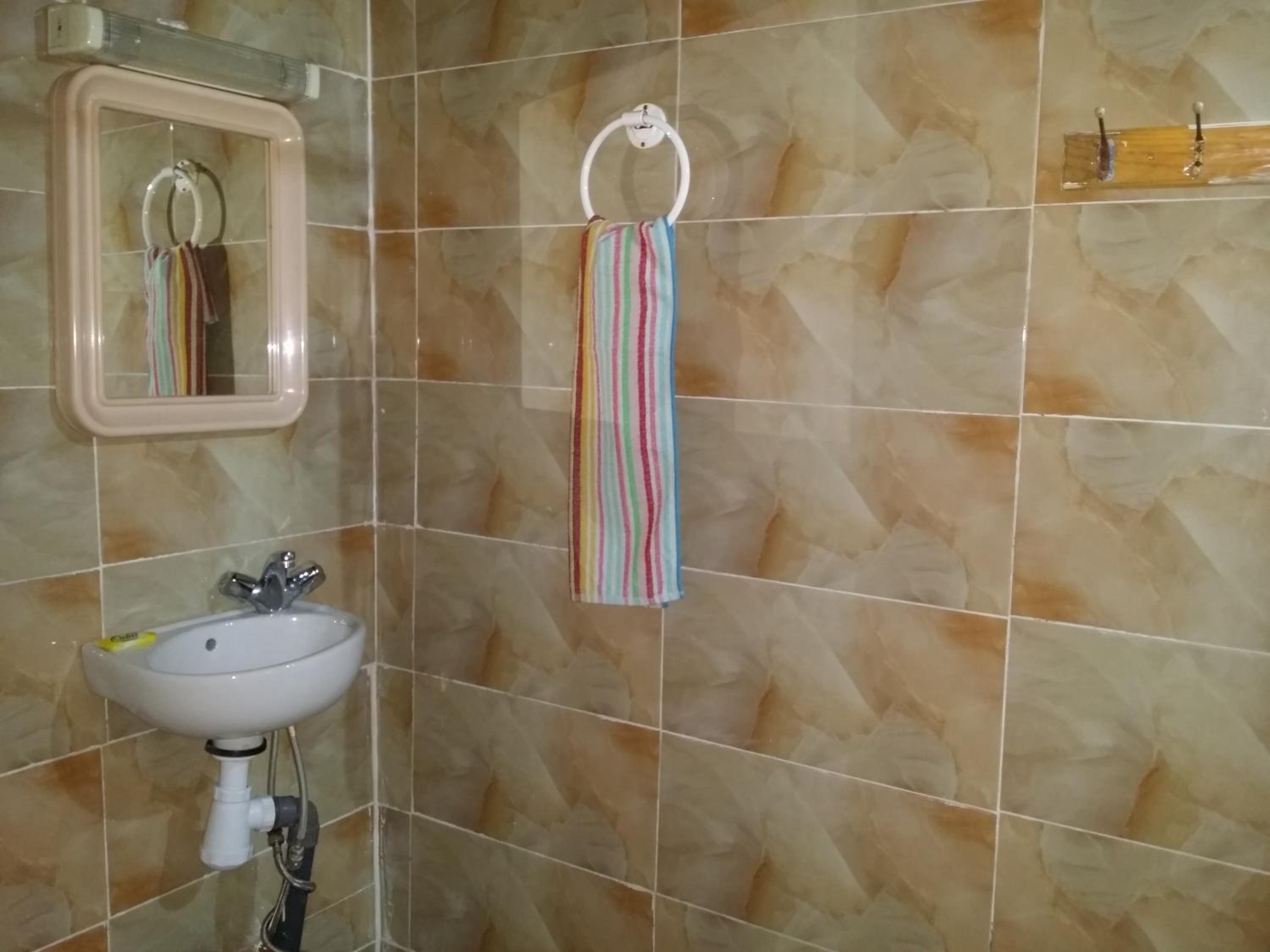 Standard Double Room - Photo 9