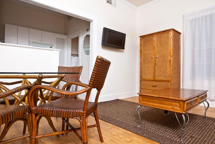 Two-Bedroom Suite (Arch House)
