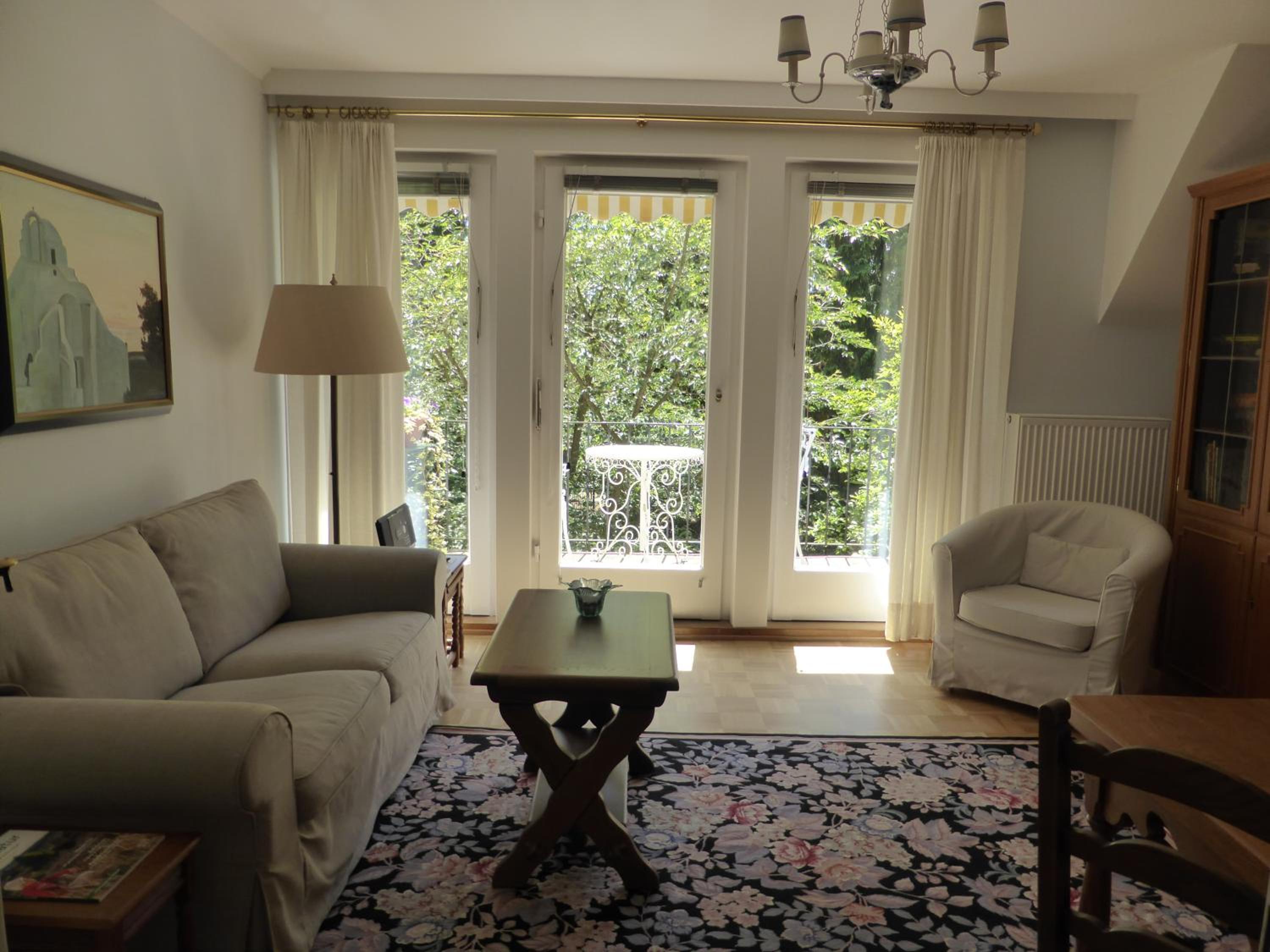 Apartment With Balcony photo 3