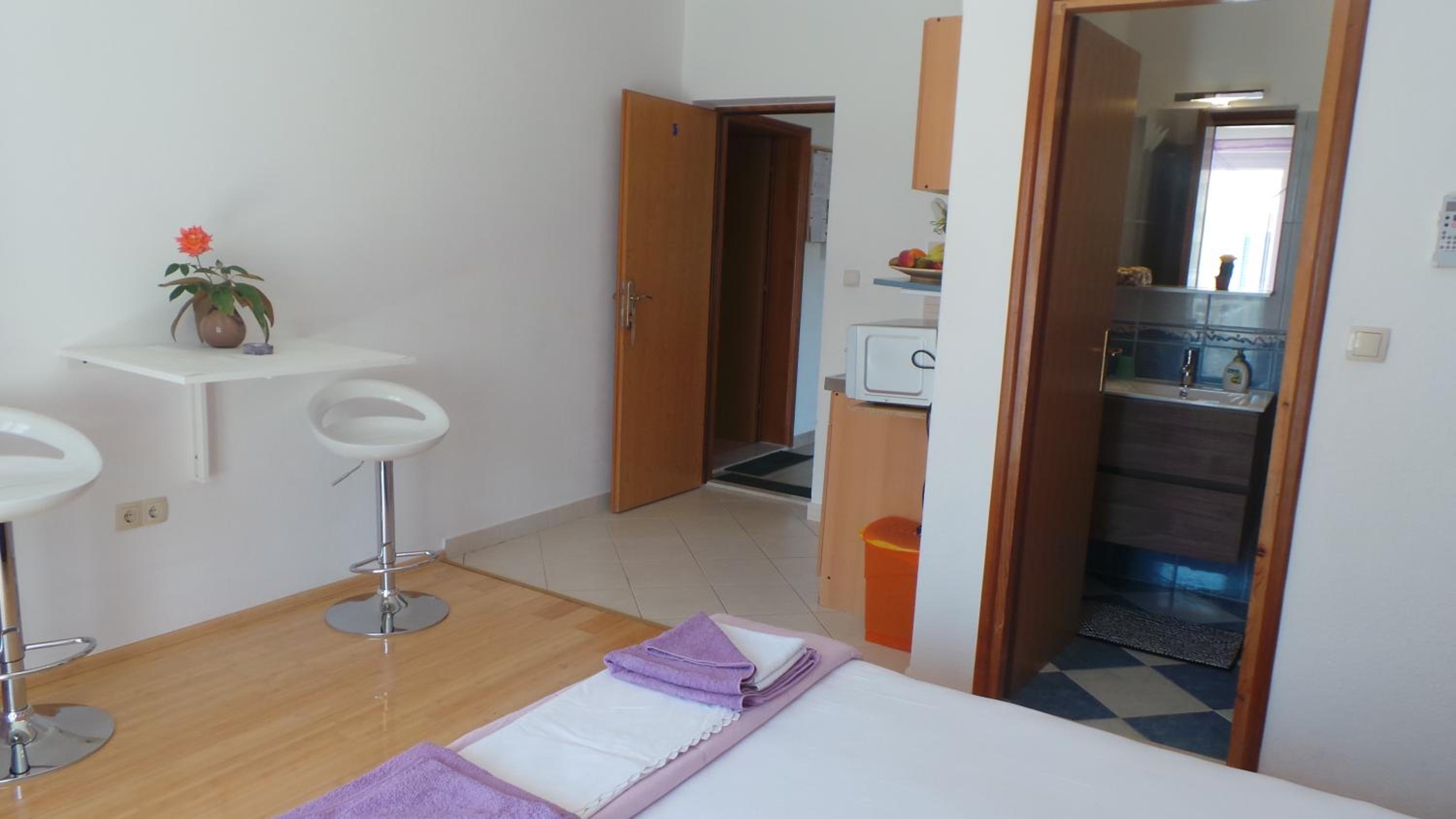 Studio with Balcony and Partial Sea View (2 Adults) Nr.5 - Photo 9