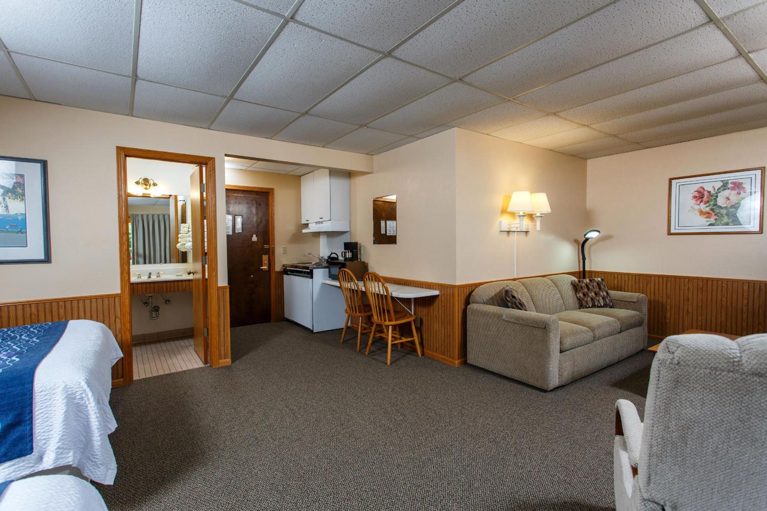 Deluxe Family Room photo 2