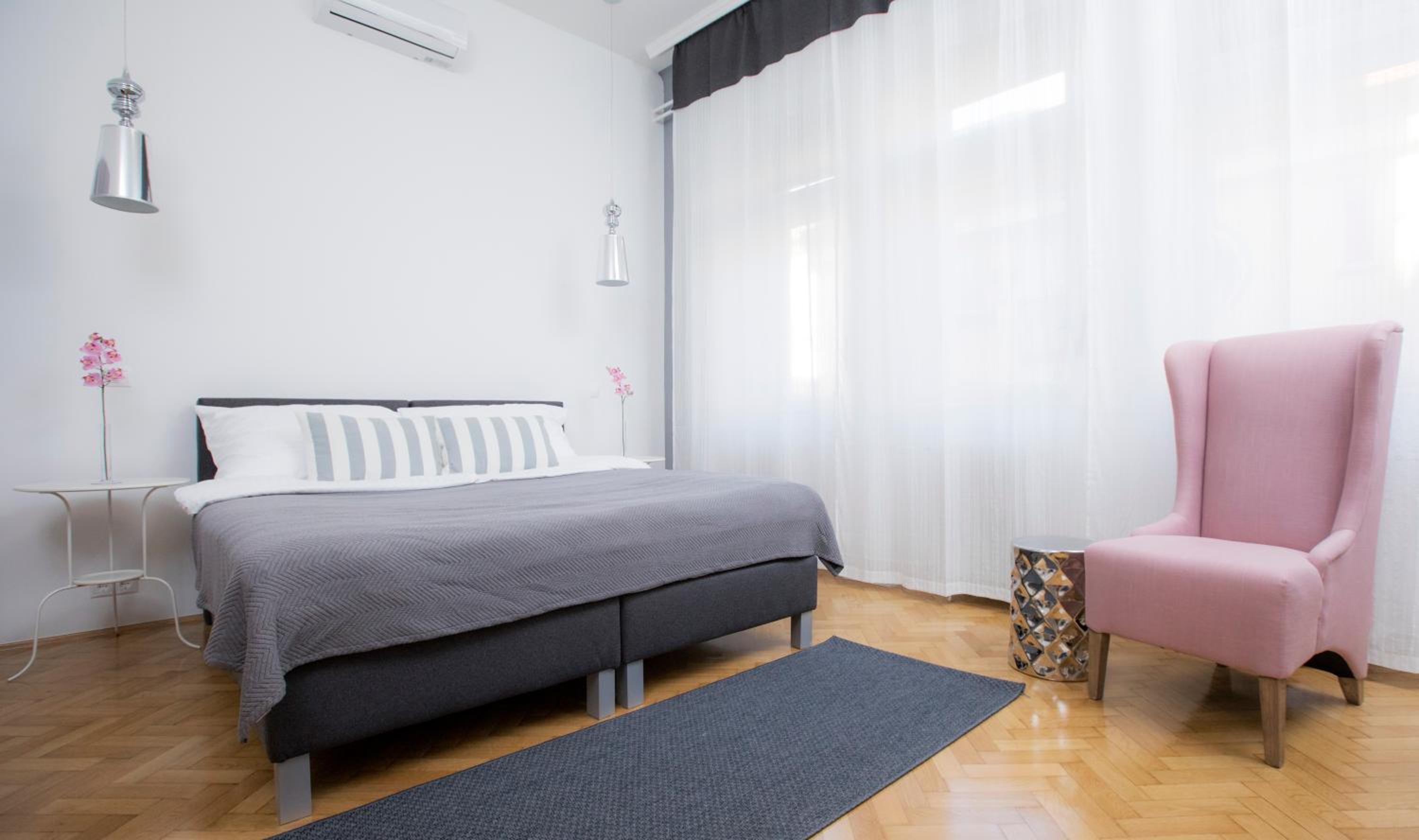Studio Apartment - Photo 6