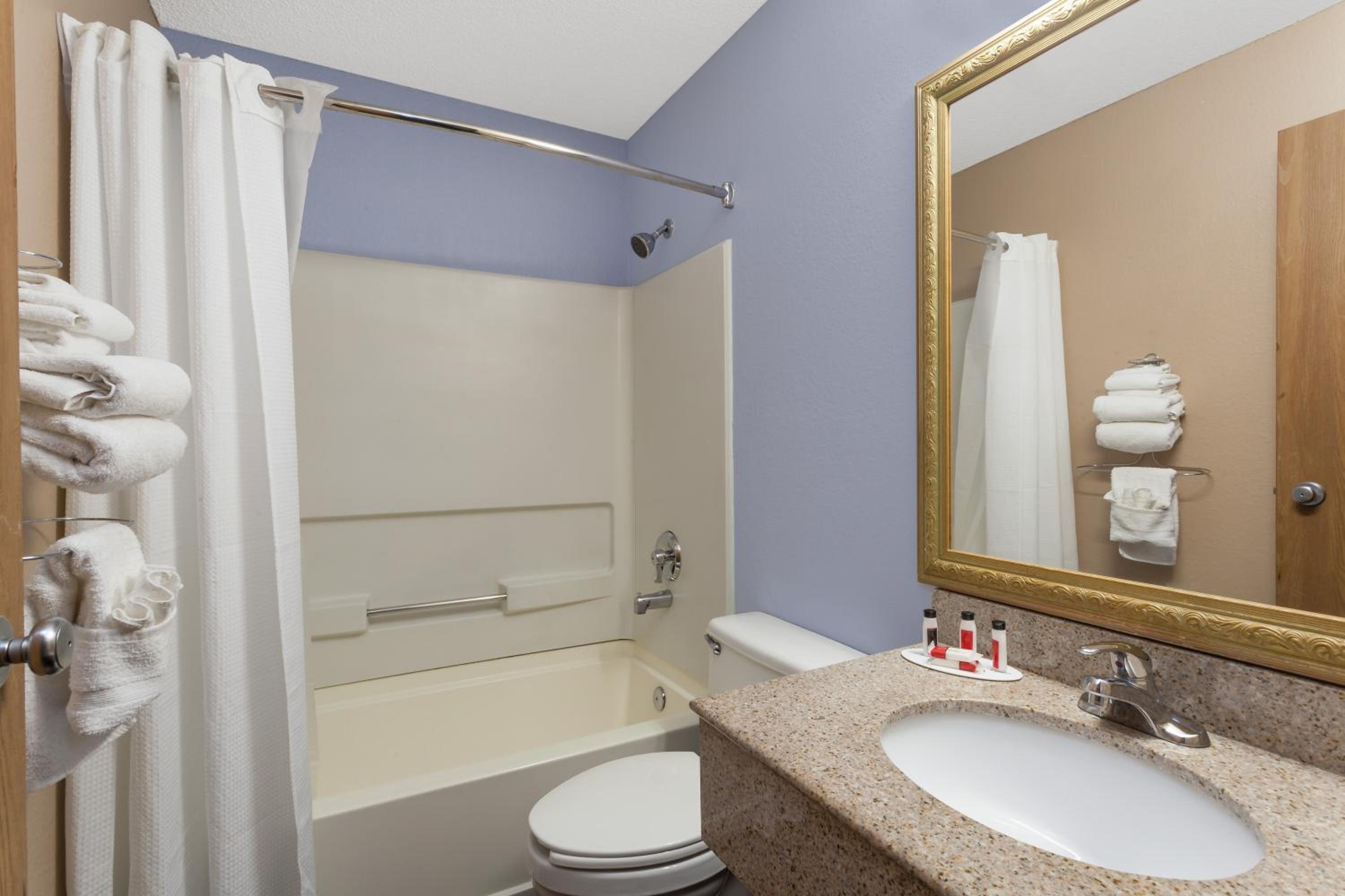 Deluxe Double Room with Two Double Beds - Non-Smoking - Photo 4