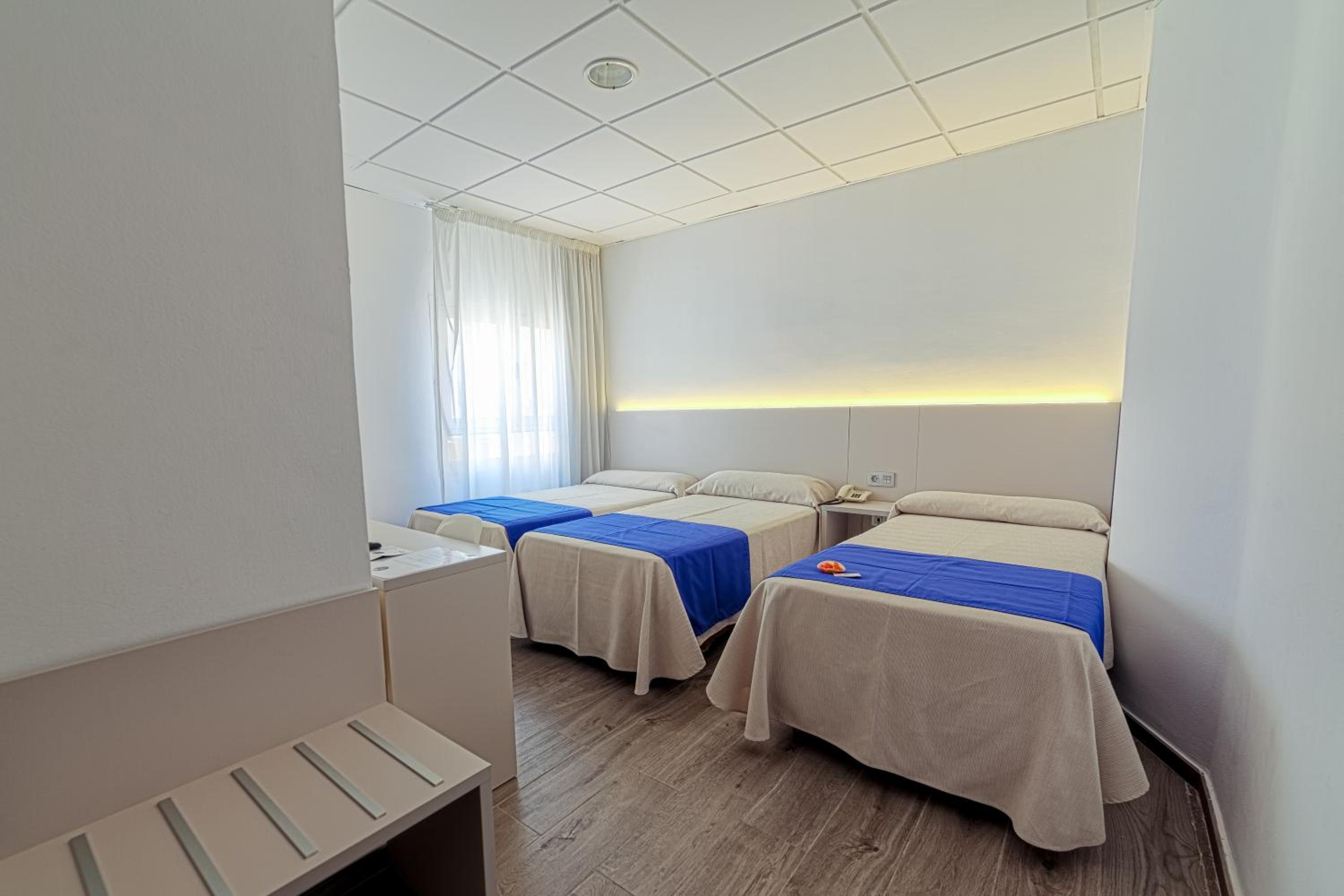Triple Room - Photo 2