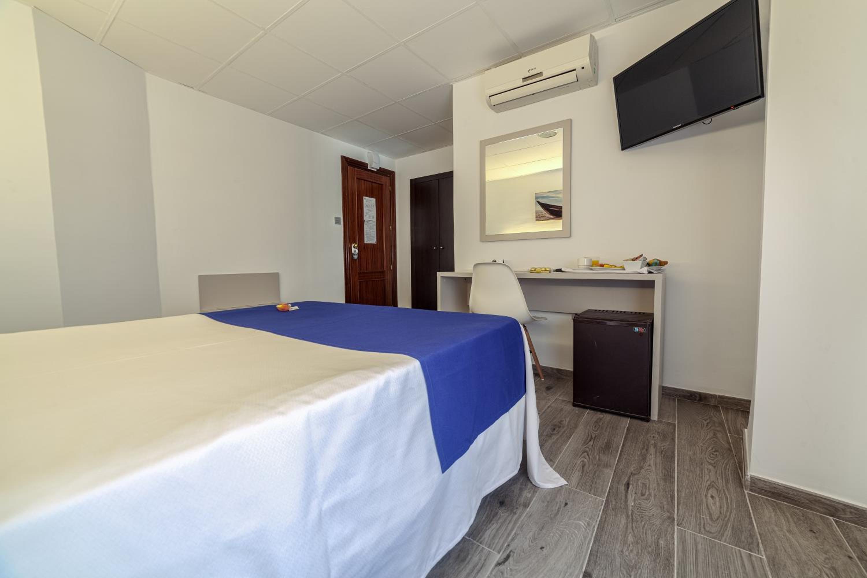 Double or Twin Room photo 2