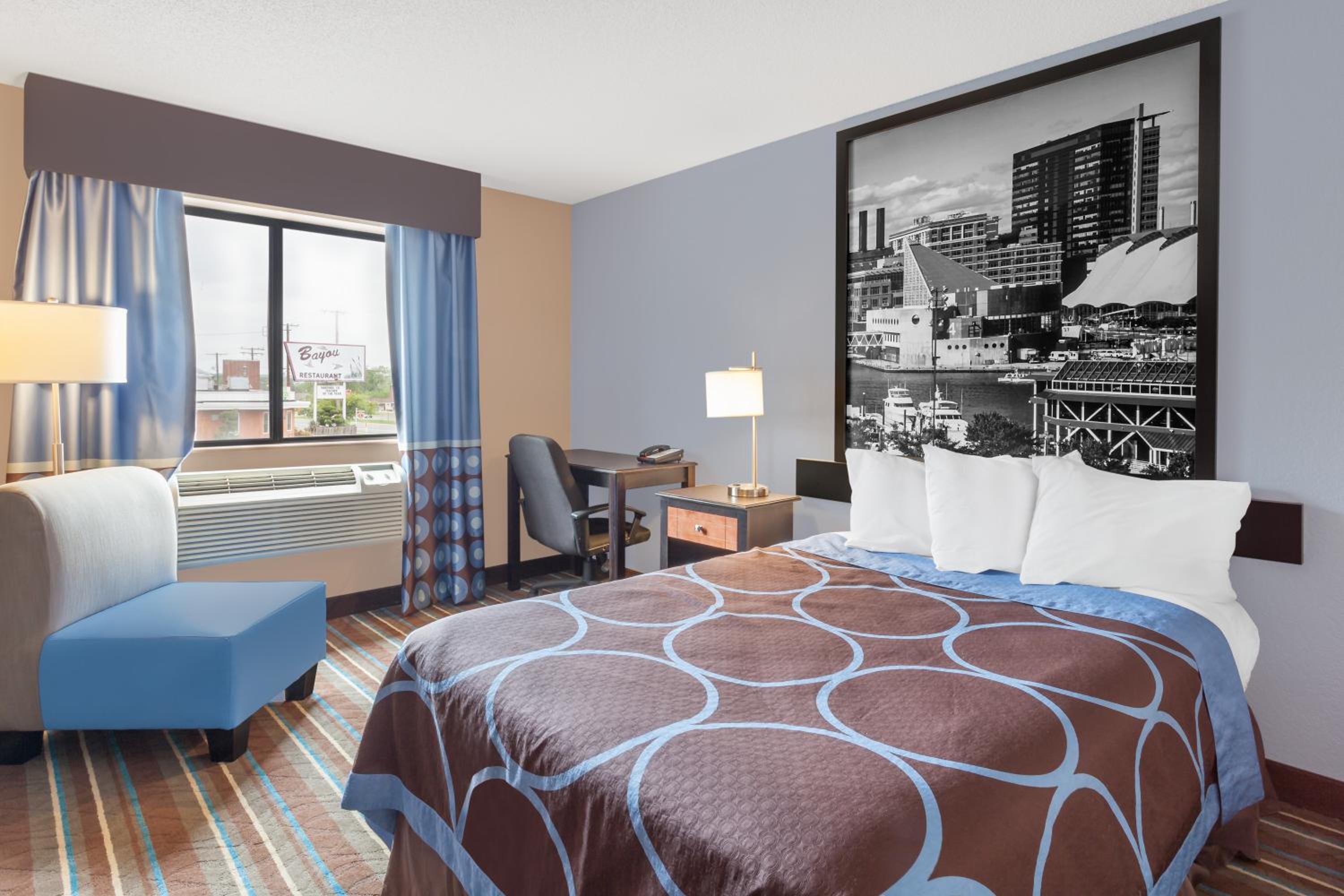Queen Room - Photo 1