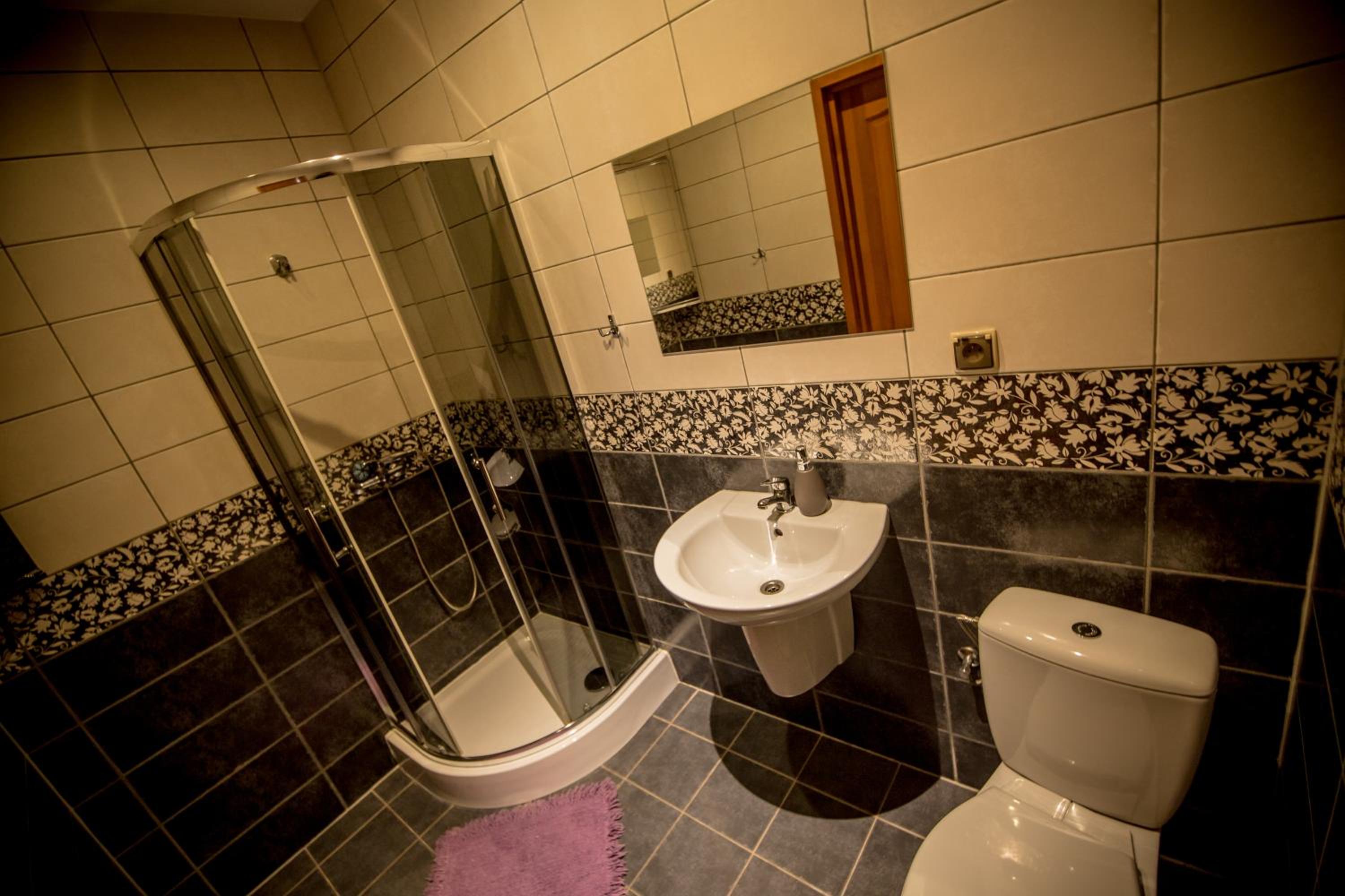 Double Room - Photo 17