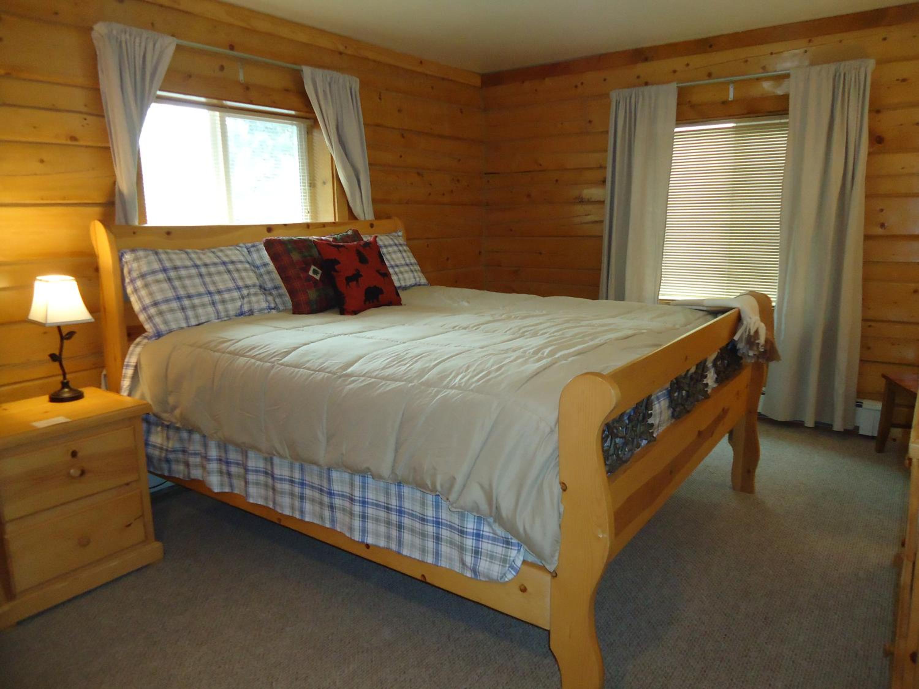 The Caribou ~ King Cal Bedroom