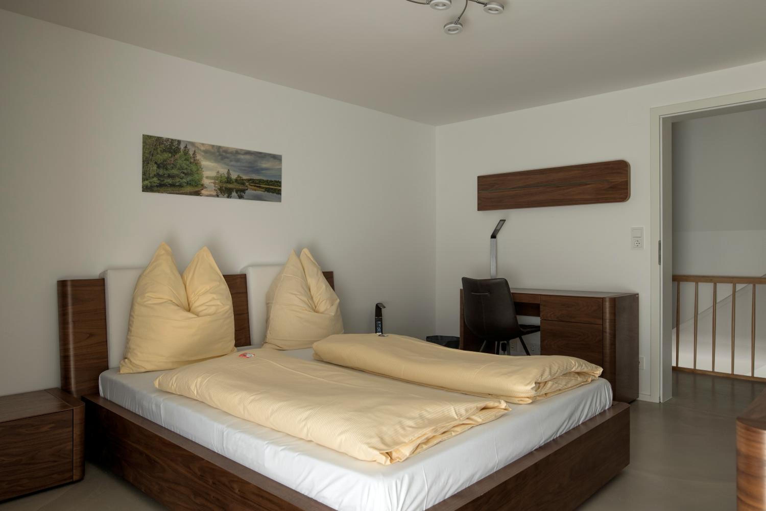 Apartment with Mountain View - Photo 1