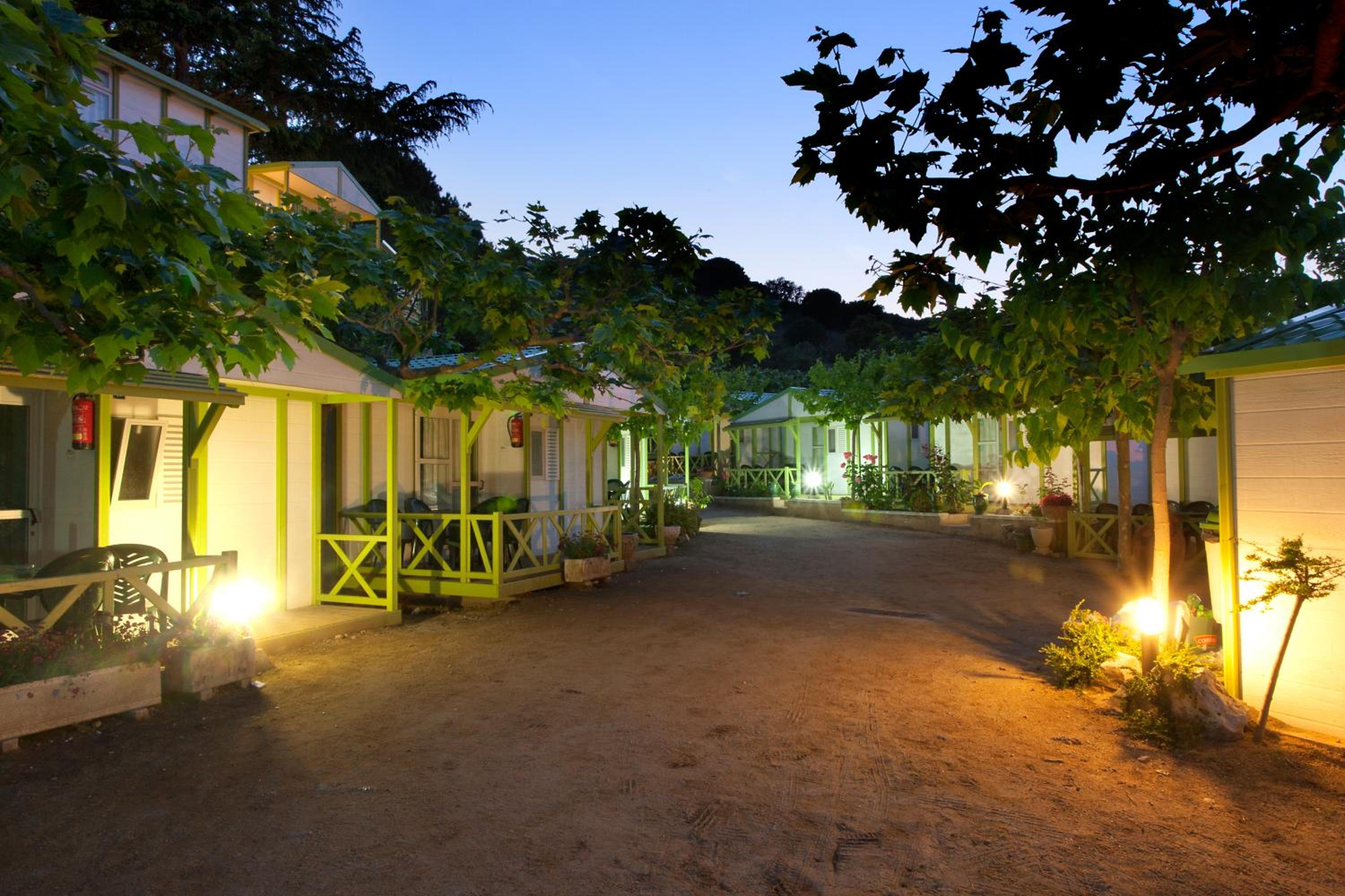 Two-Bedroom Bungalow with Sea View (4 Adults)  photo 3