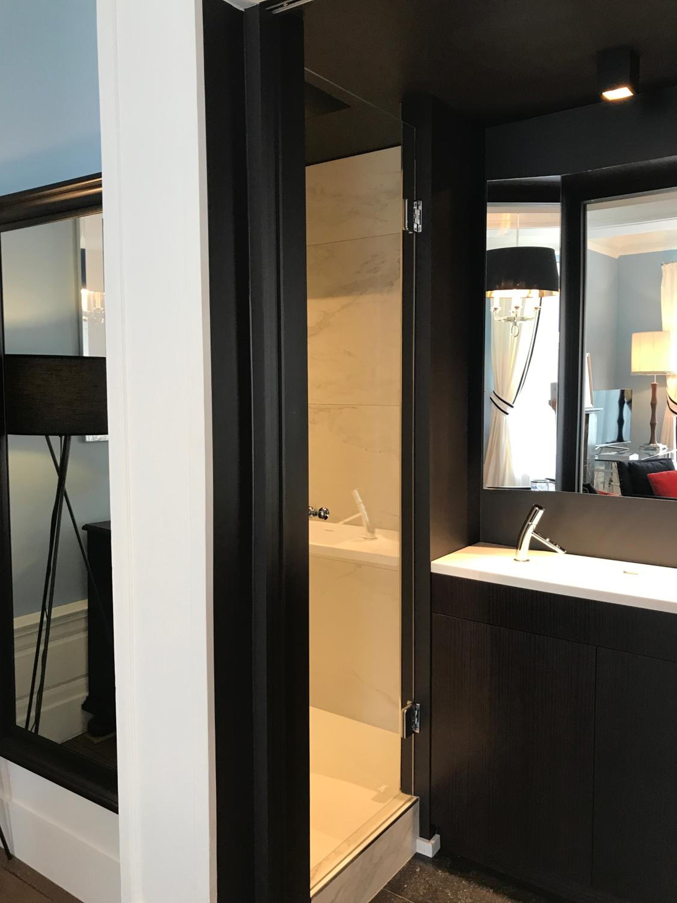 Deluxe Double Room with Shower photo 2