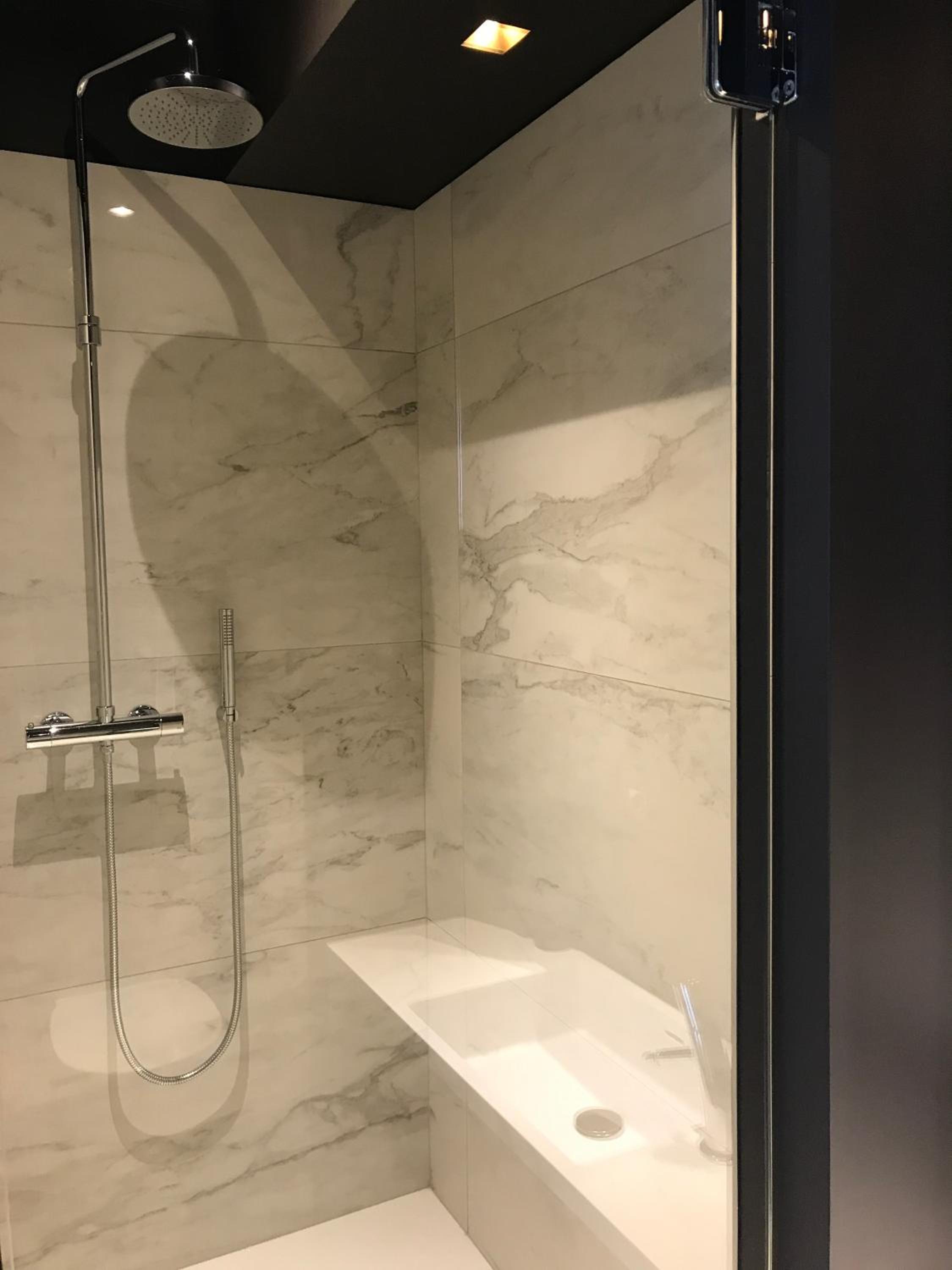Deluxe Double Room with Shower photo 3