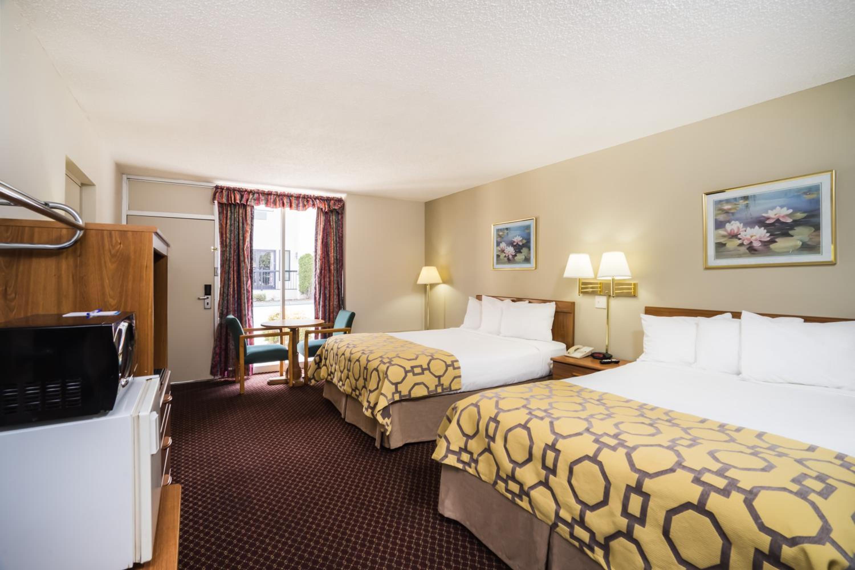 Queen Room with Two Queen Beds - Disability Access/Non-Smoking - Photo 3