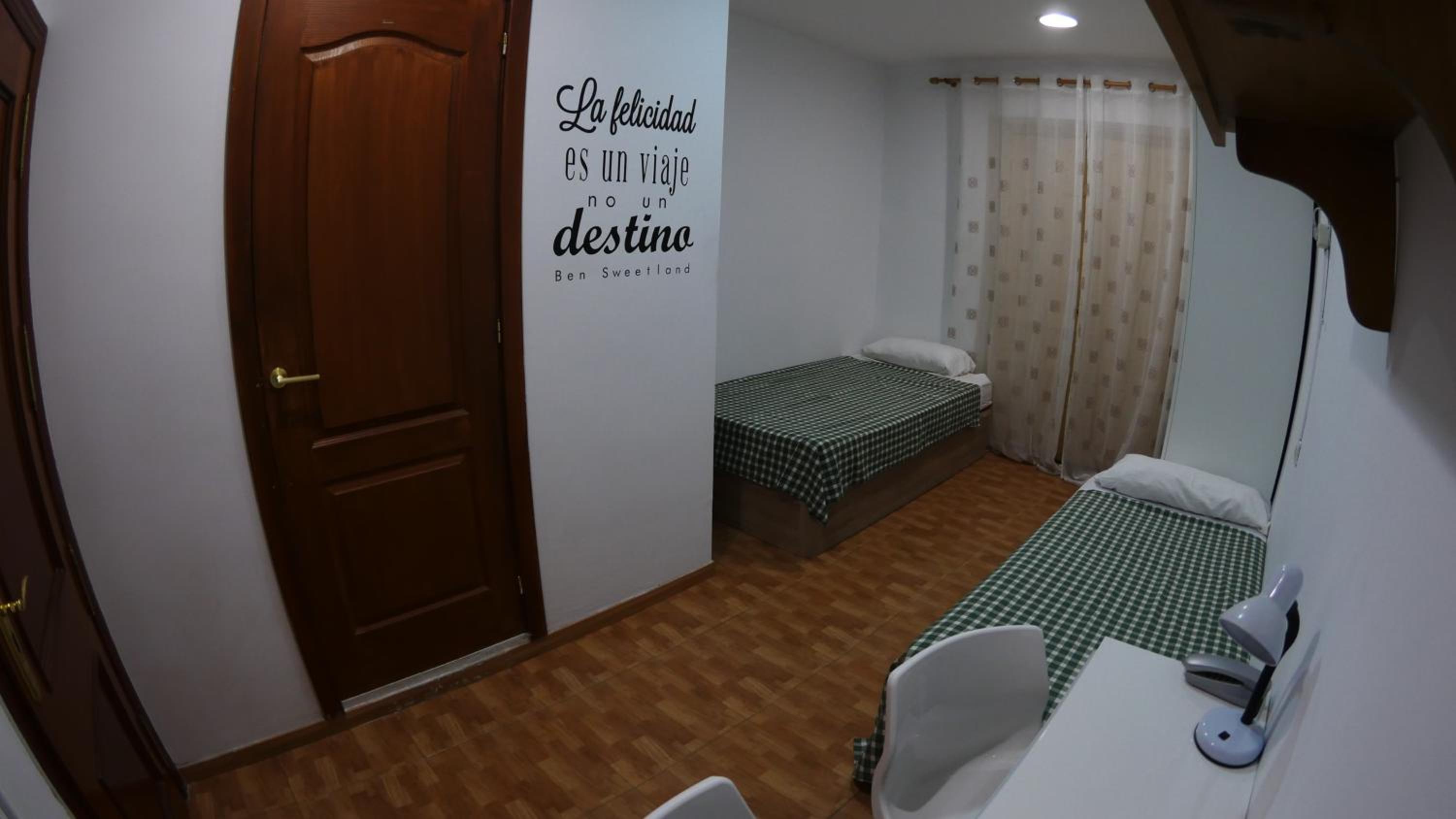 Family Room With Balcony photo 2