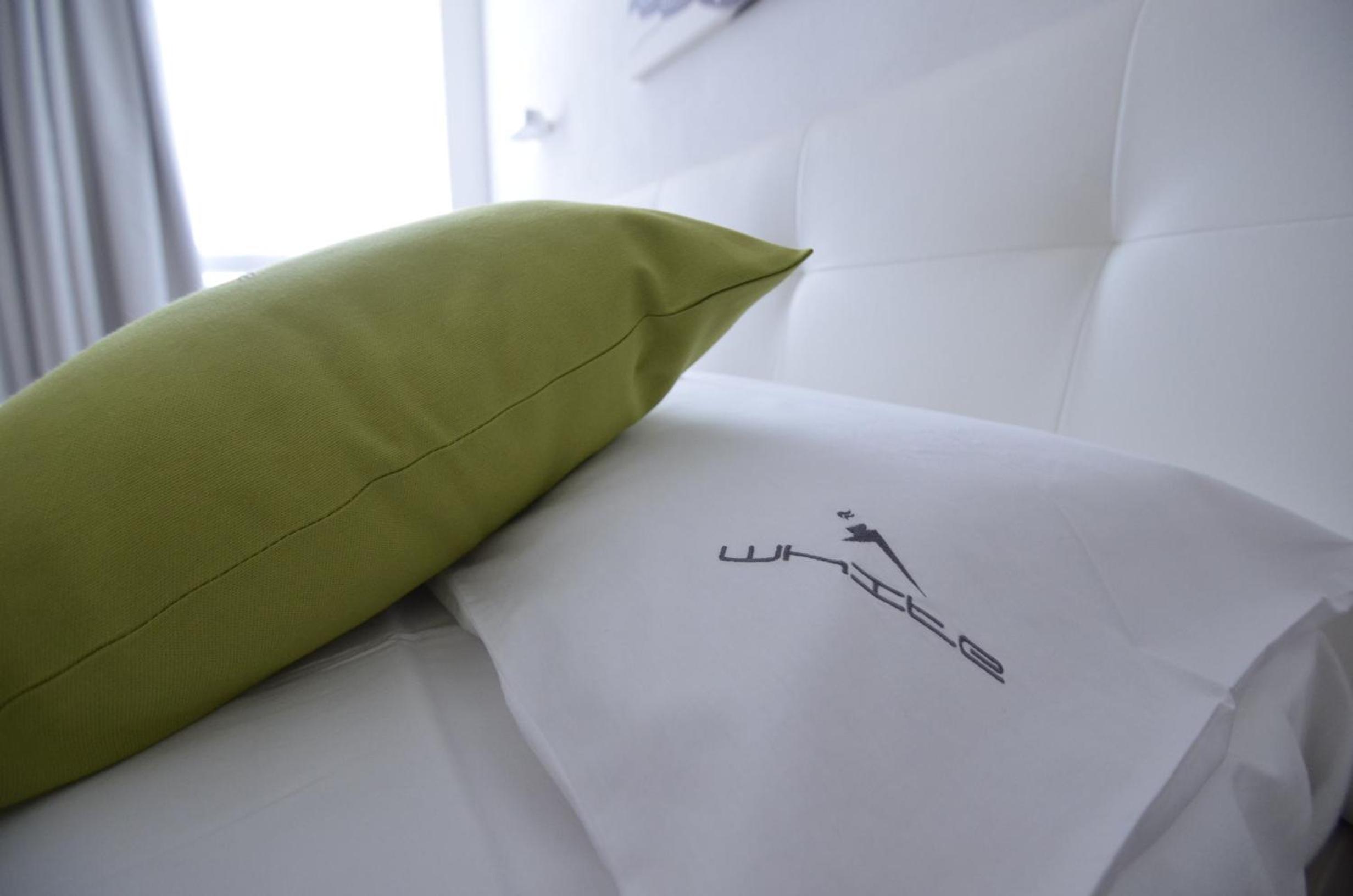Deluxe Double Room (2 Adults + 1 Child)
