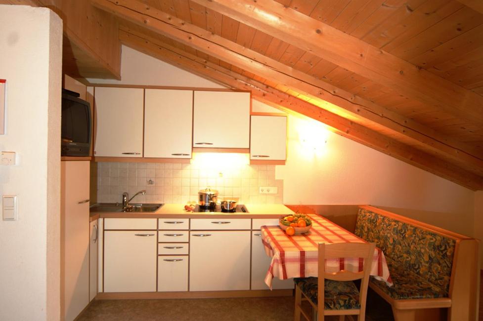 One-Bedroom Apartment - Photo 2