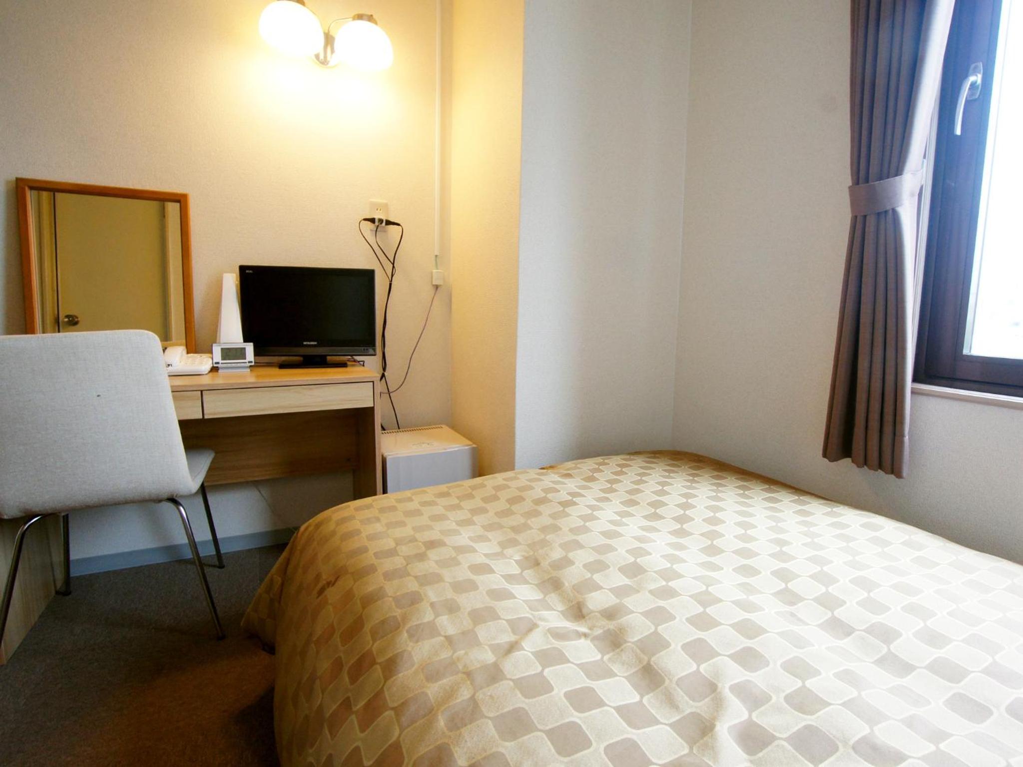 Single Room - Smoking photo 1