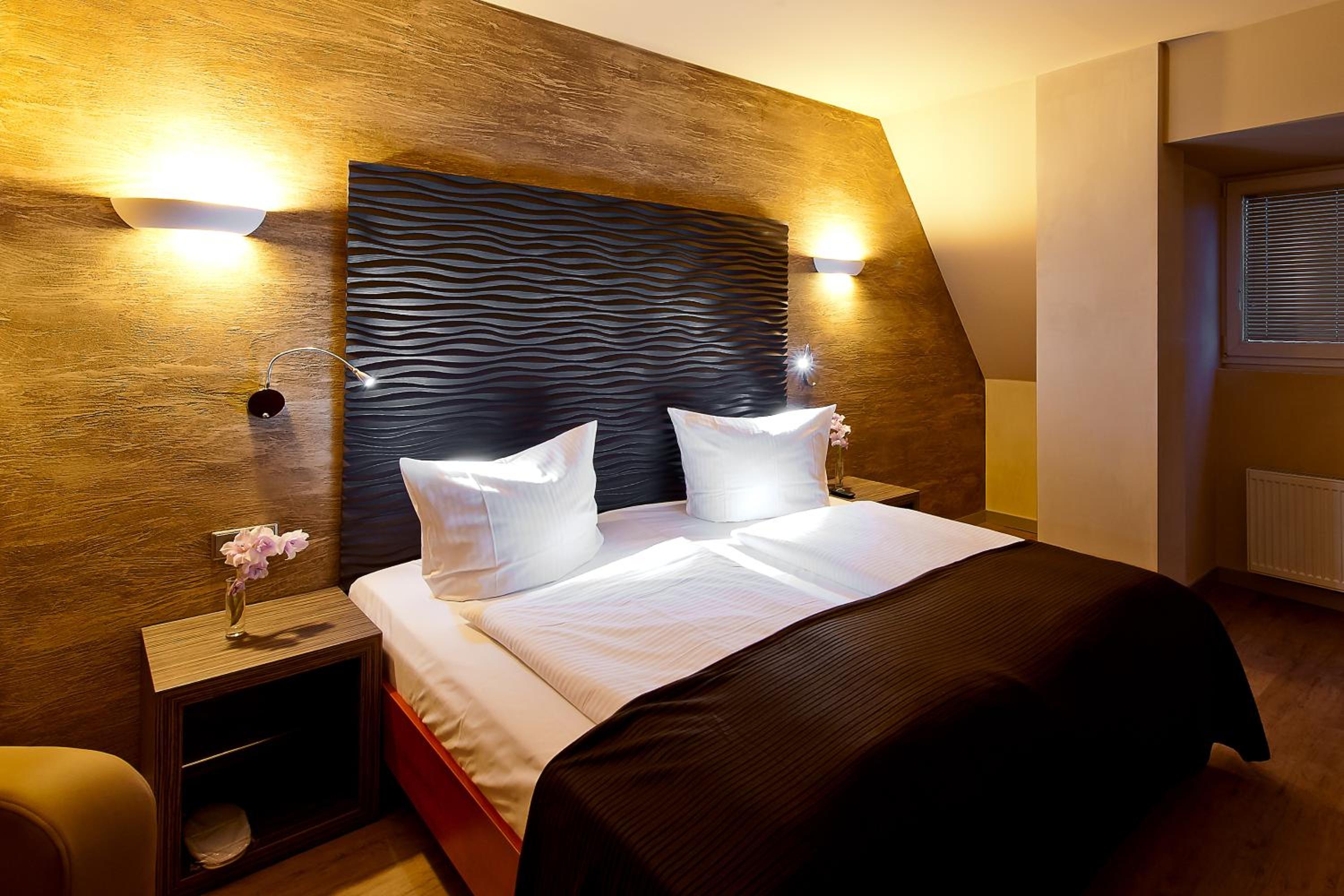 Suite thumbnail 6