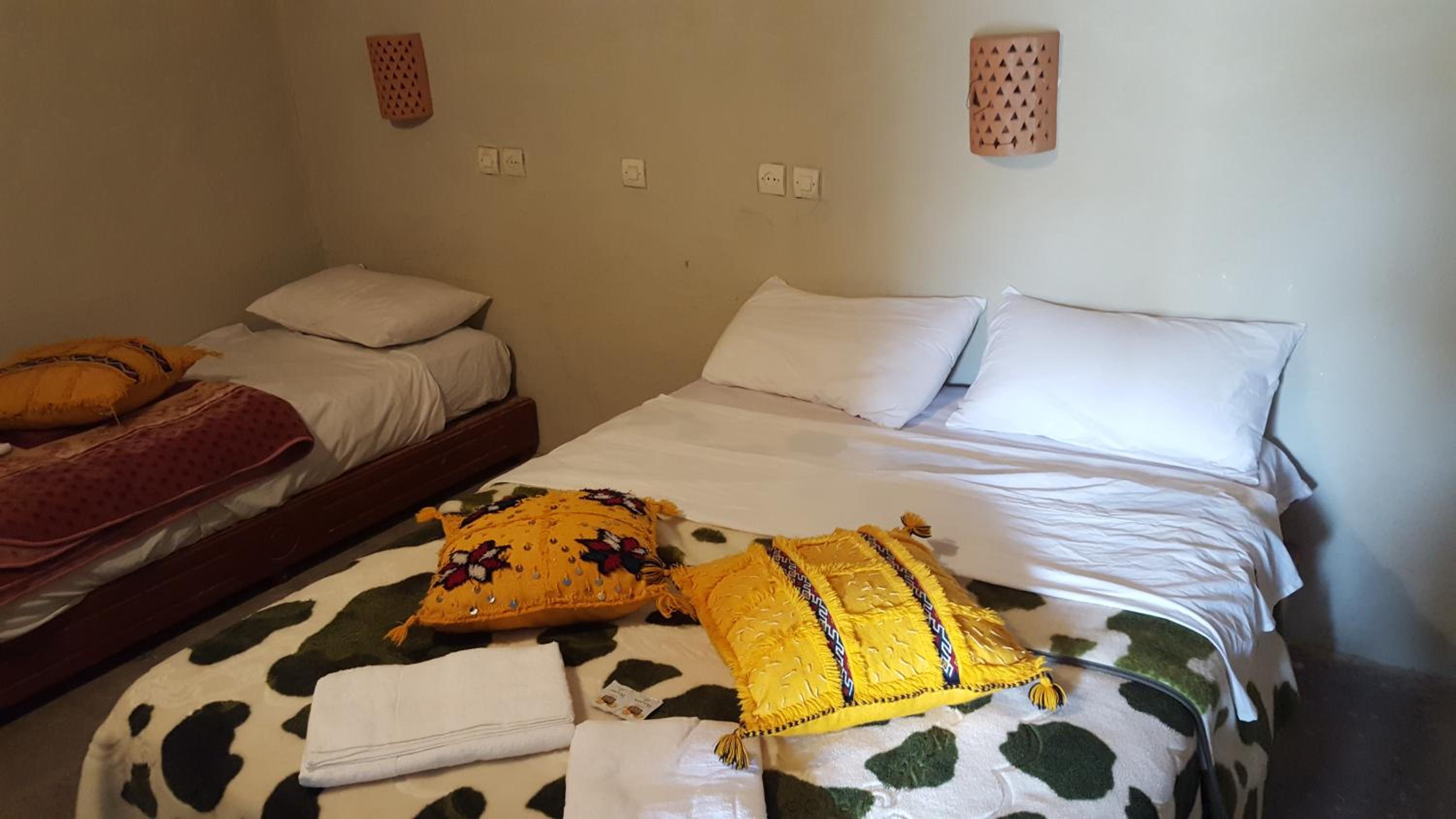 Triple Room with Private Bathroom - Photo 25