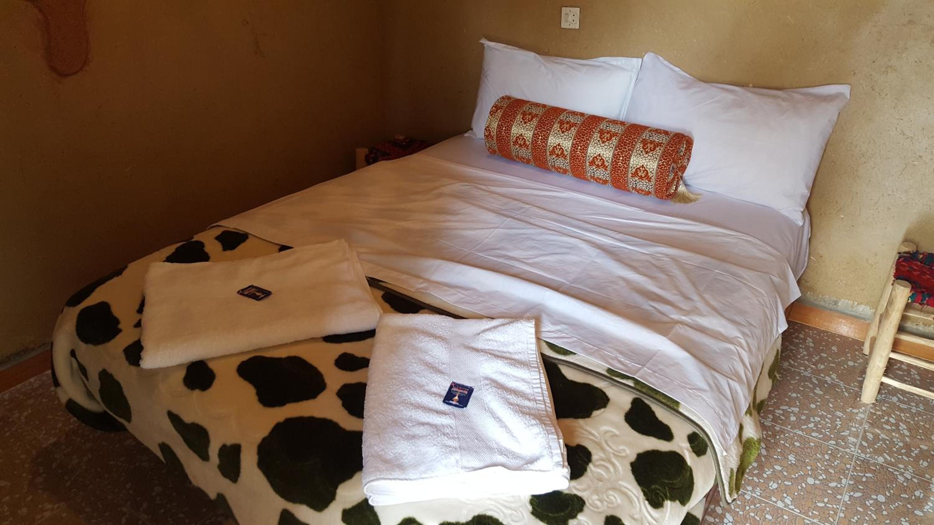 Double Room with Private Bathroom - Photo 33