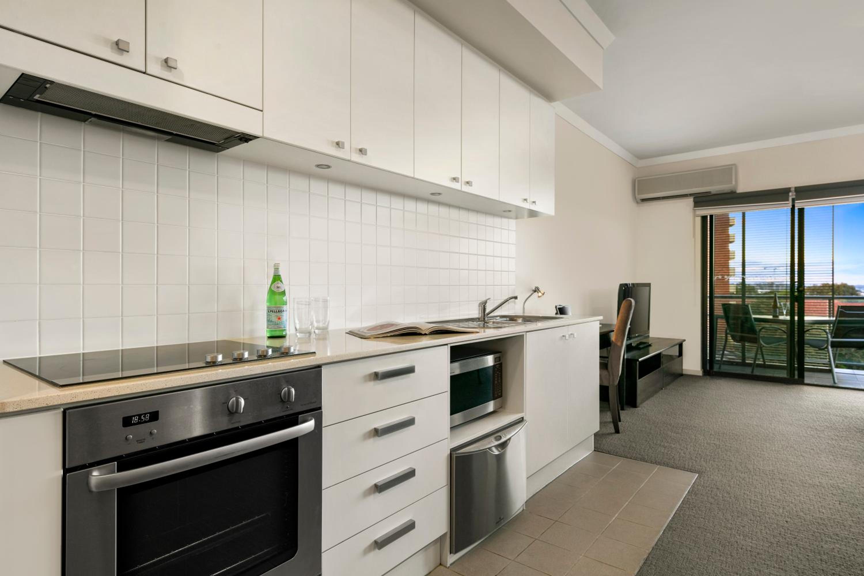 One-Bedroom Apartment - Photo 4