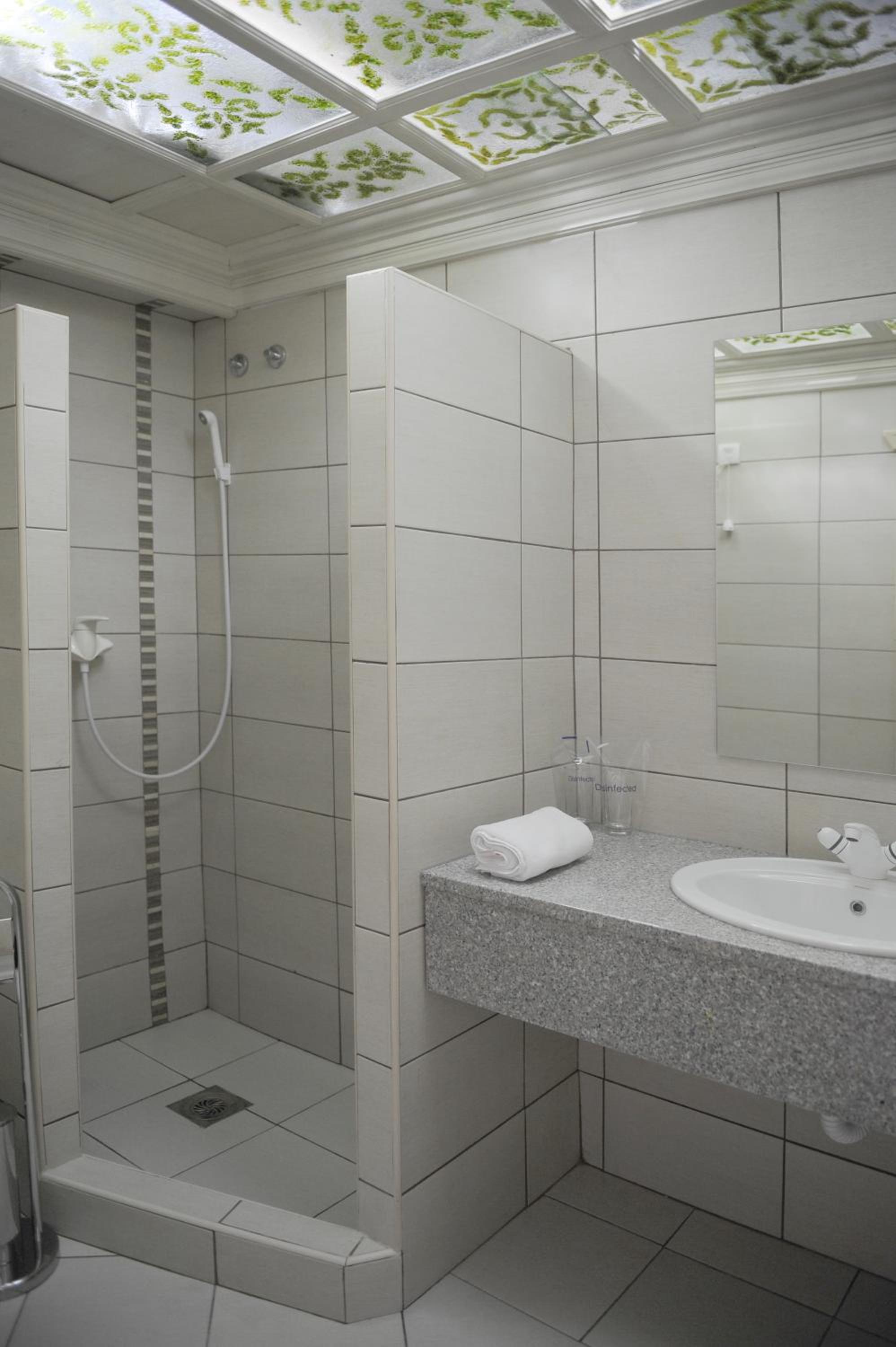 Double Room - Photo 7
