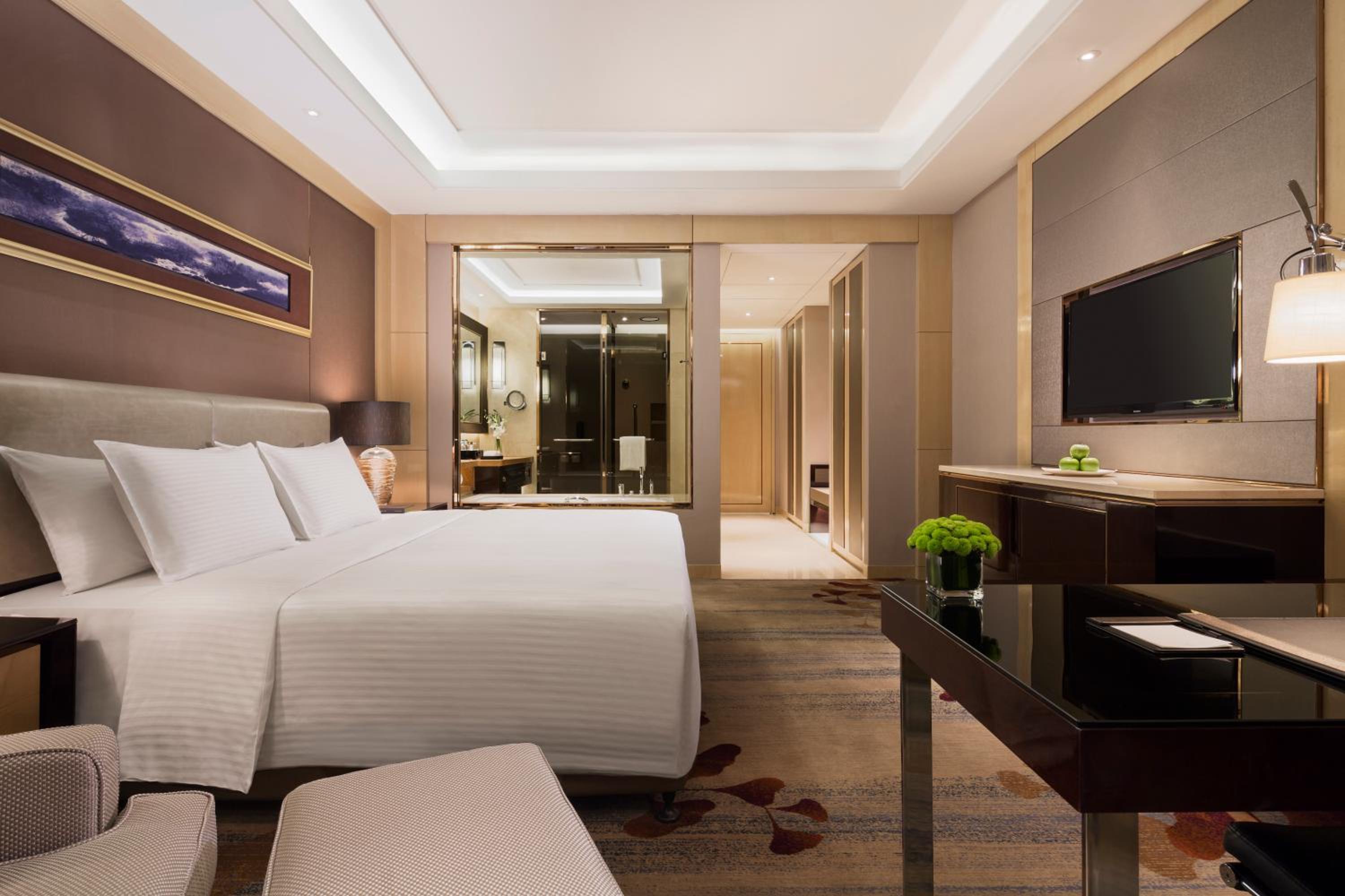Deluxe King Room photo 2