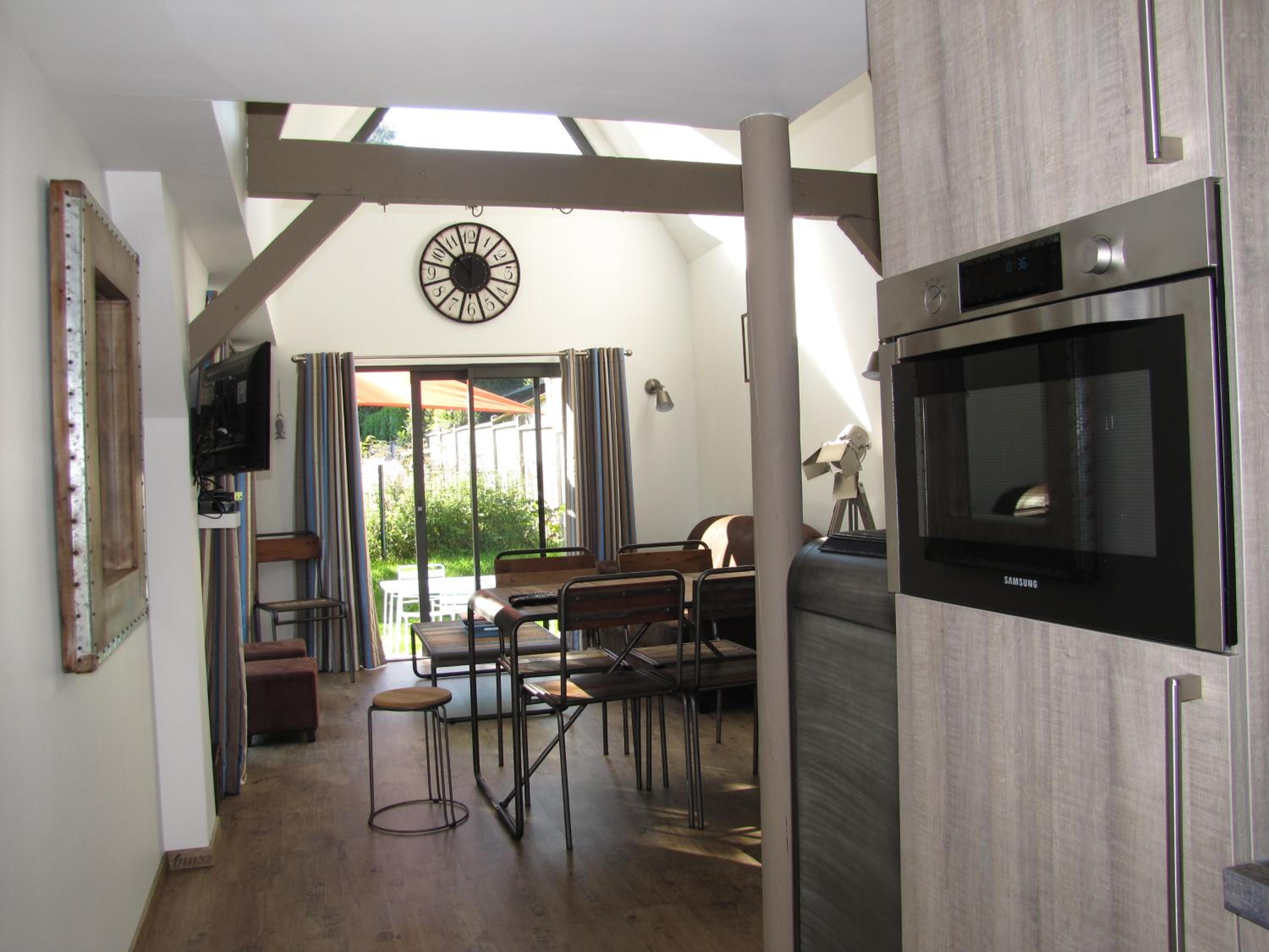 Two-Bedroom House photo 3