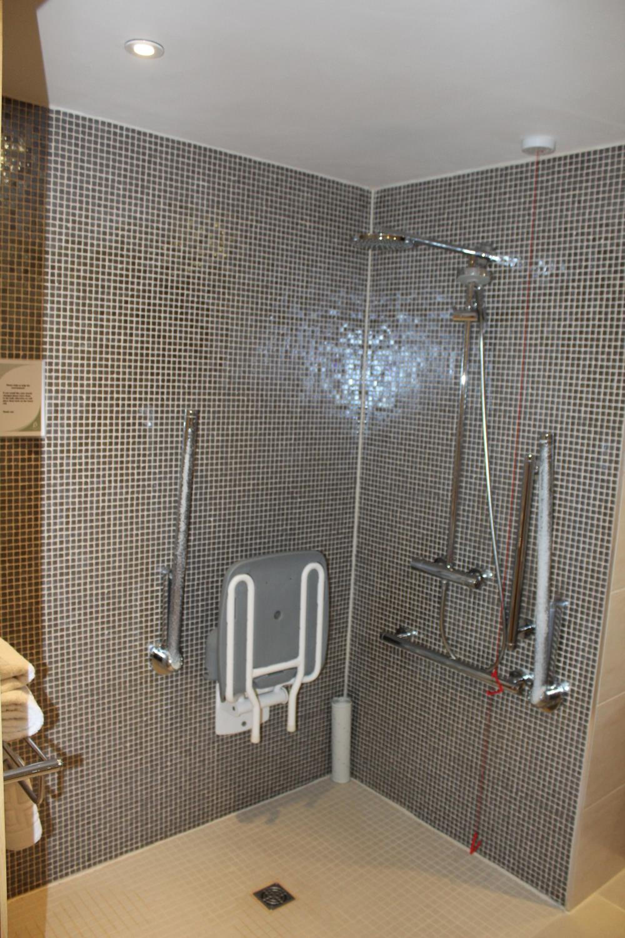 Double or Twin Room - Disability Access photo 3