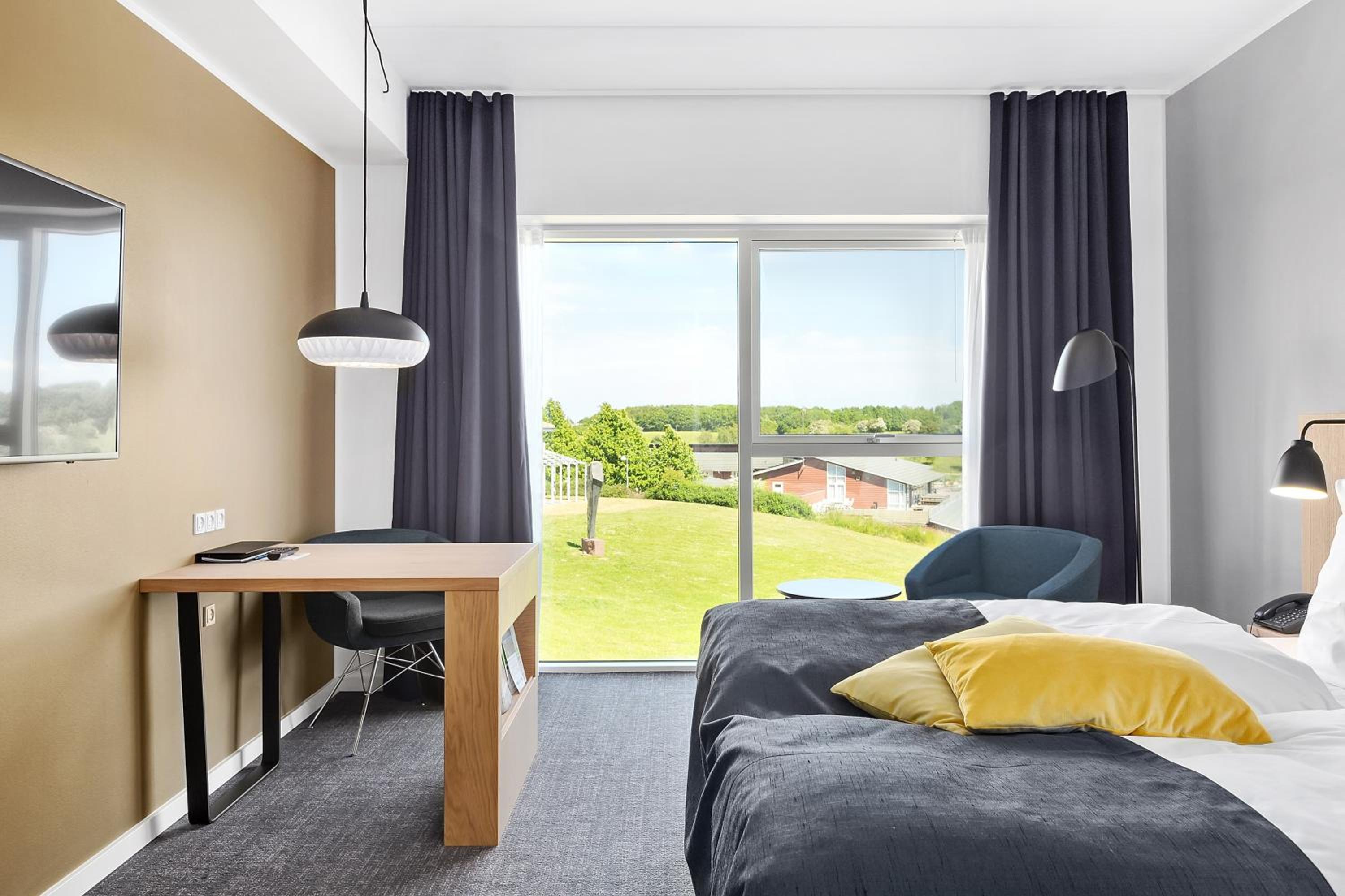 Business Double Room - Photo 3
