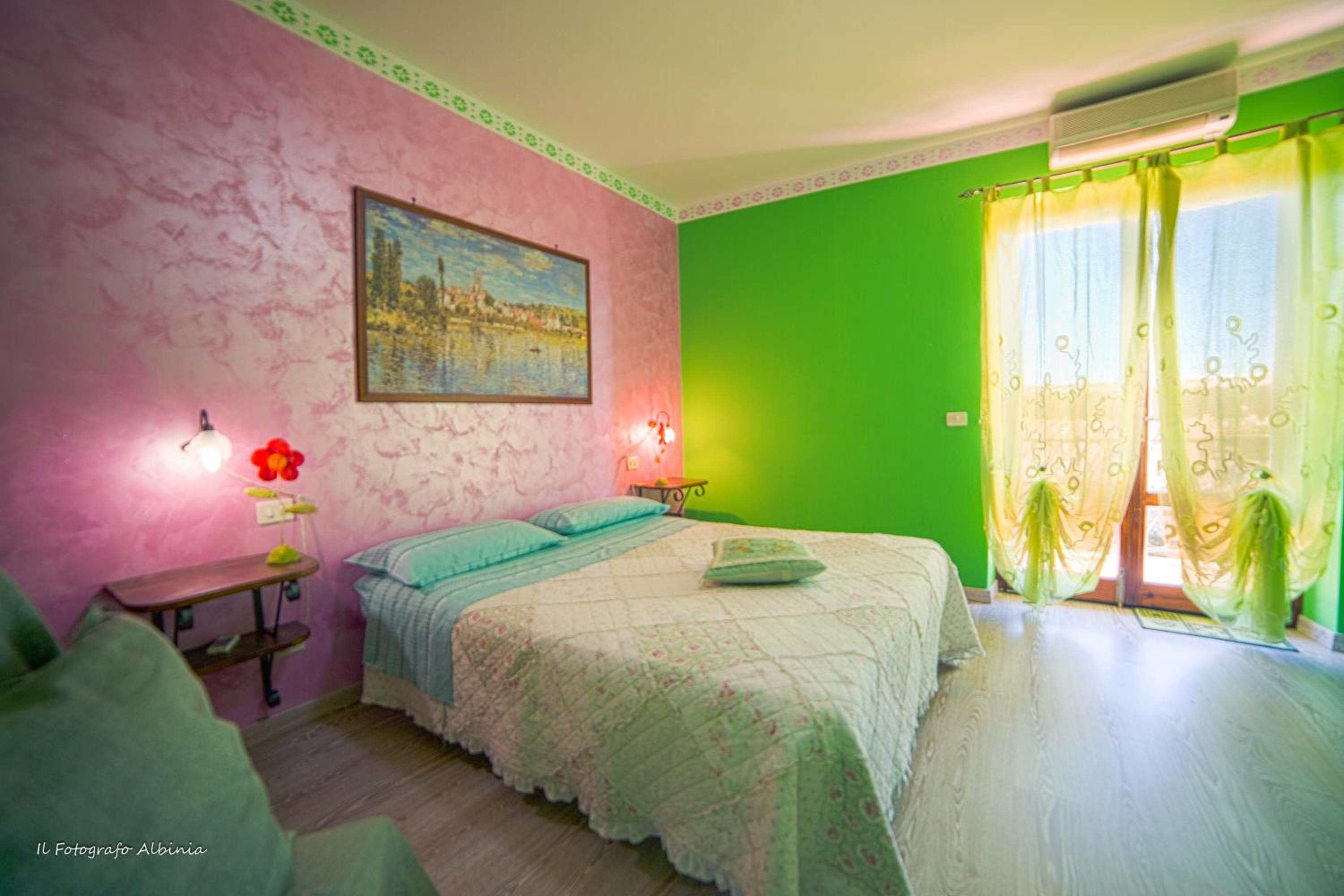 Double Room - Photo 9