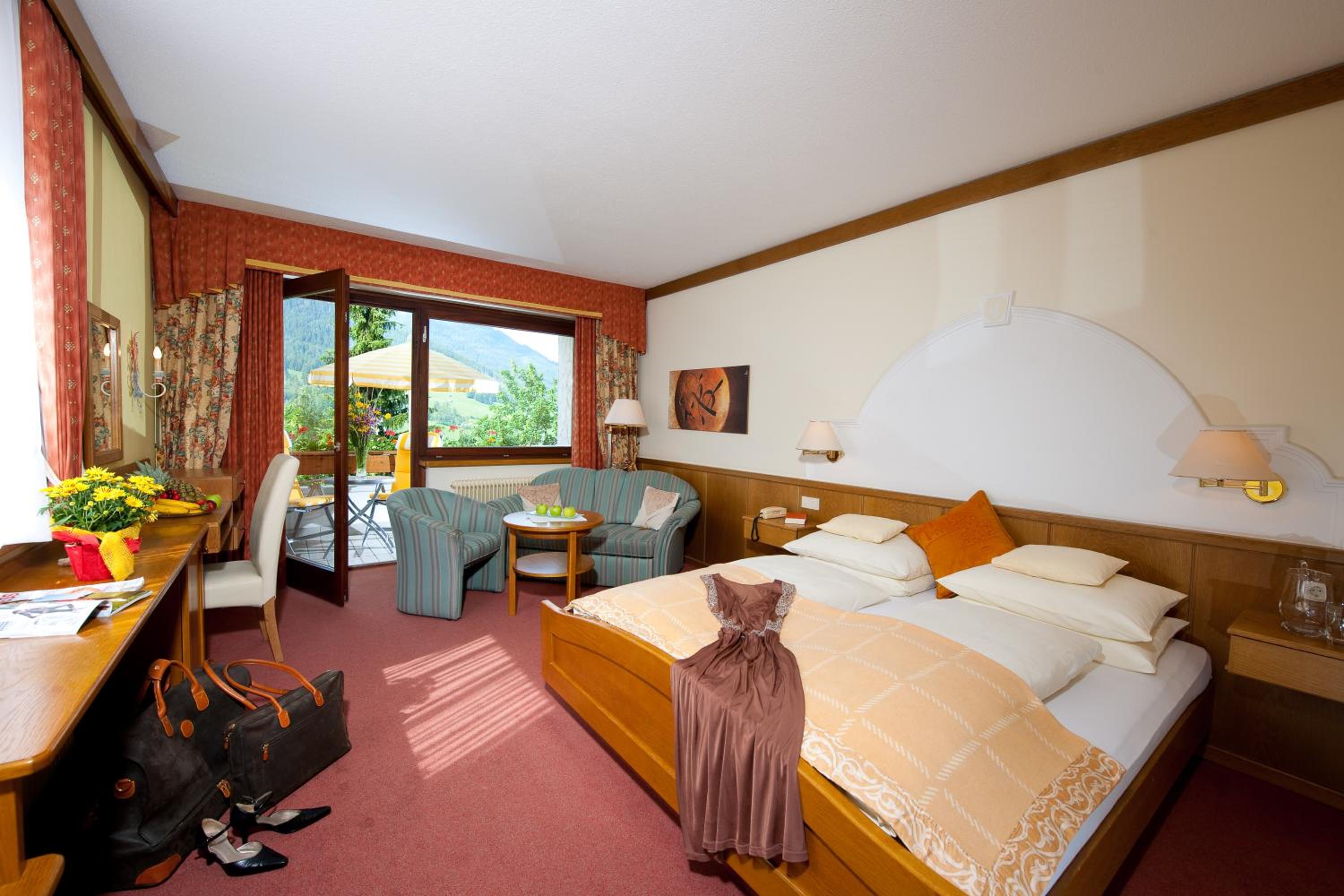Double Room With Balcony (2 Adults + 1 Child) photo 1