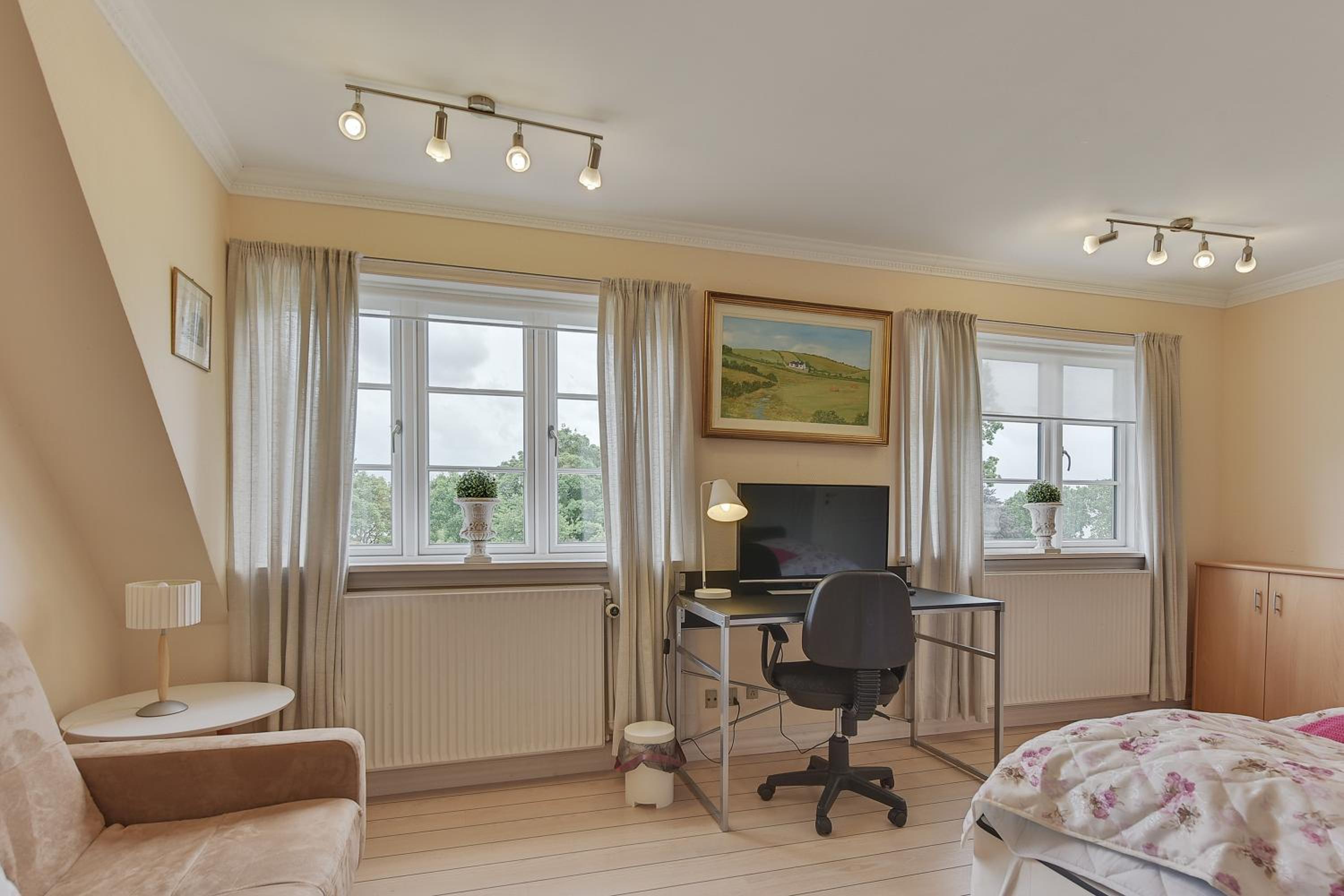 Family Room photo 2