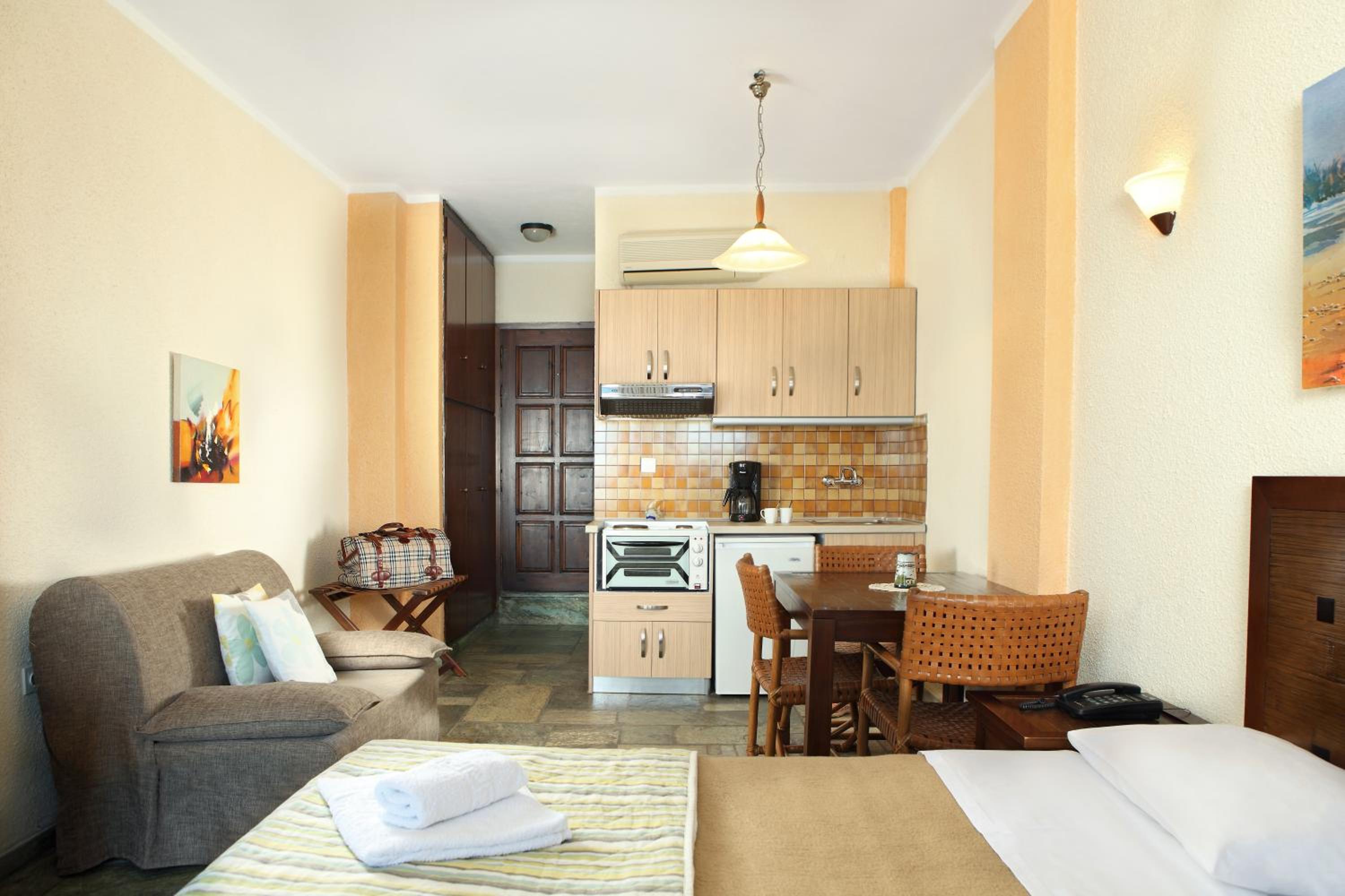 Double Room with Sea View - Photo 3