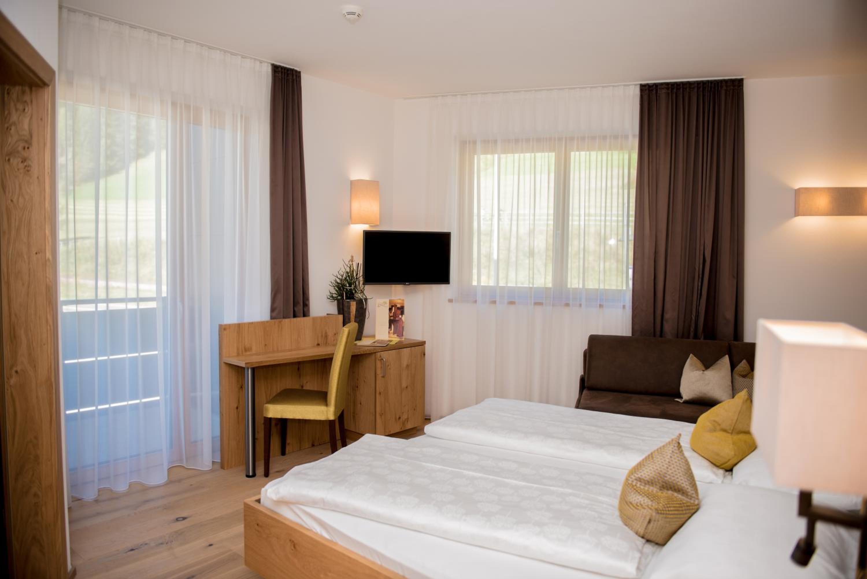 Double or Twin Room - Photo 1