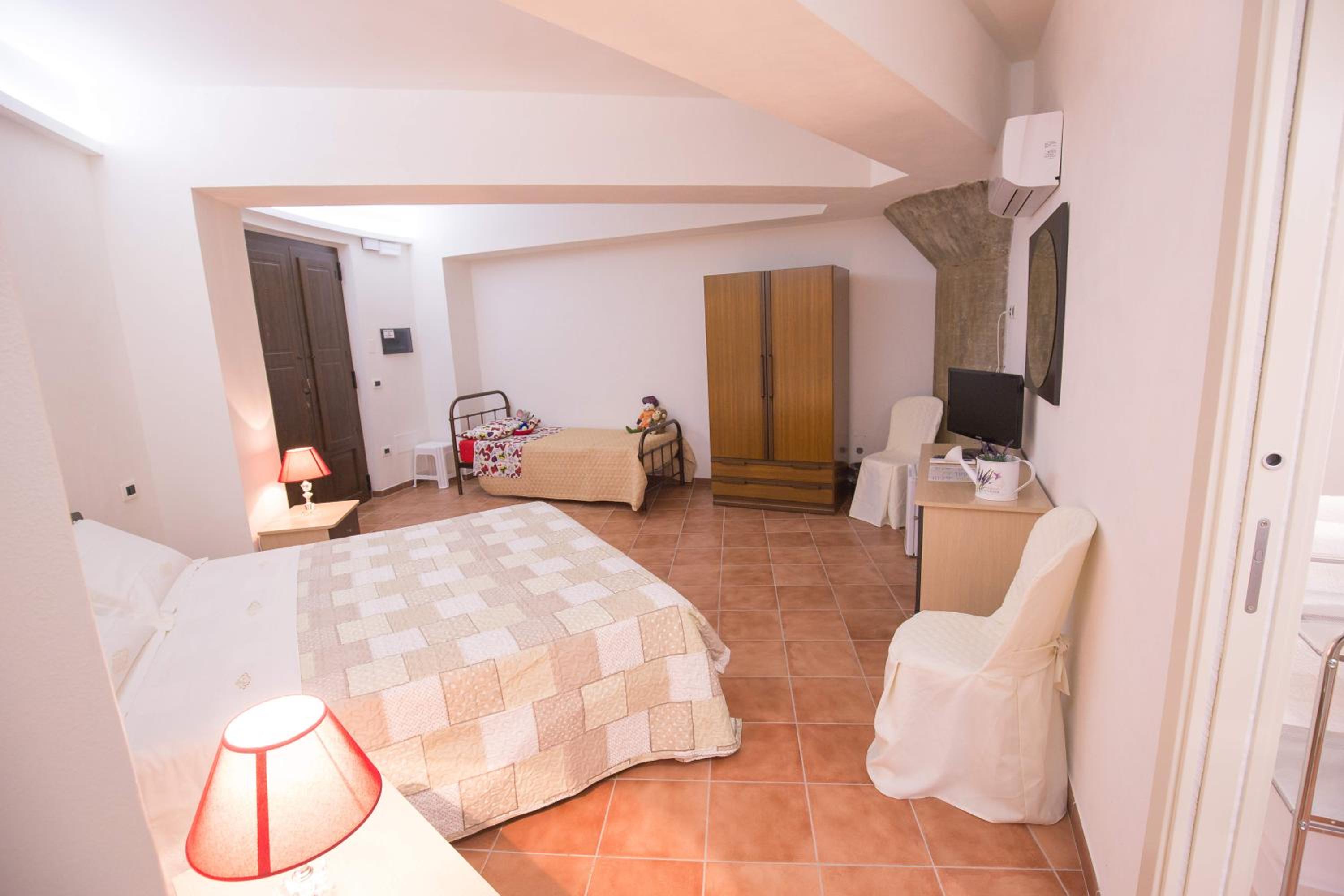 Superior Triple Room photo 3