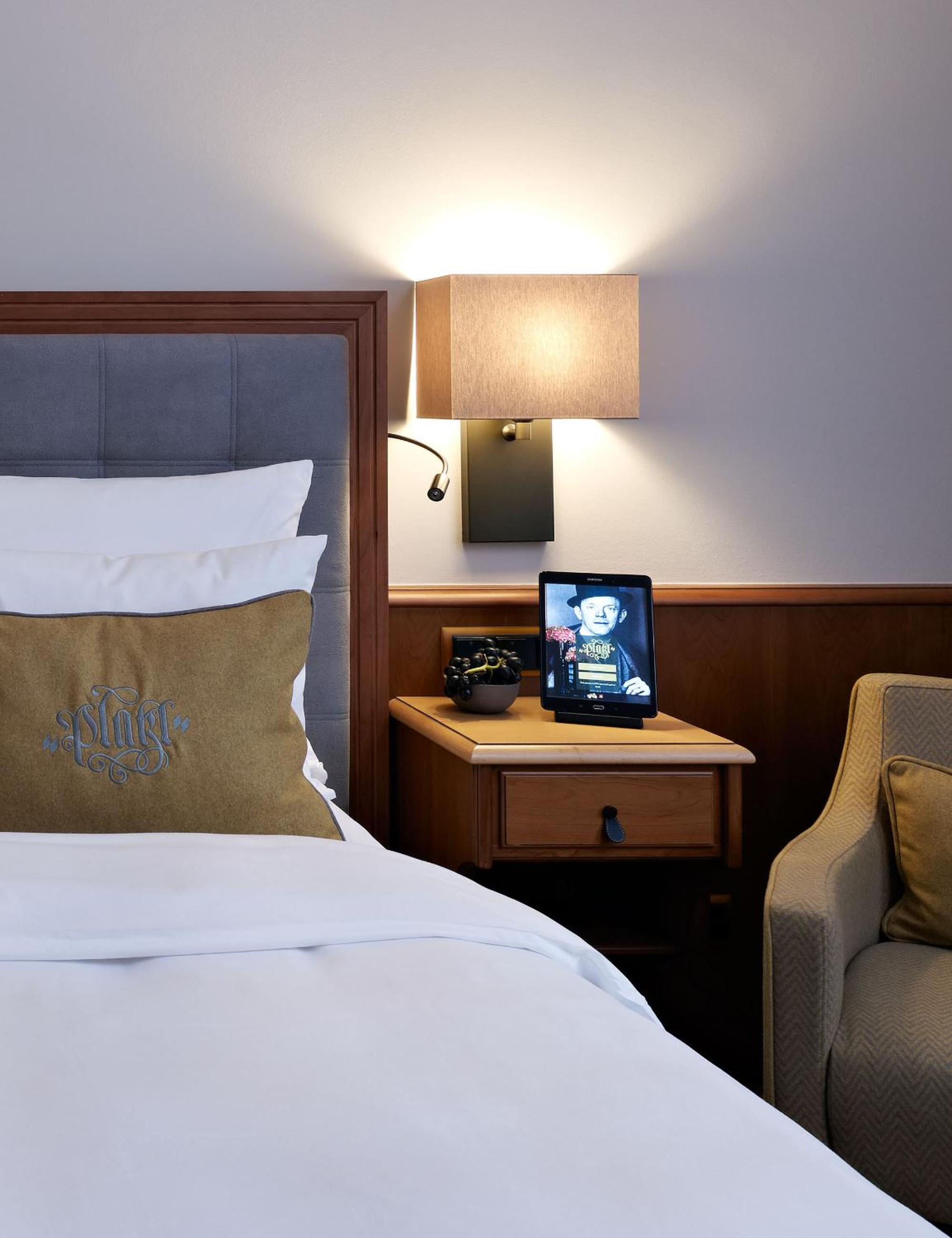 Standard Queen Room photo 1