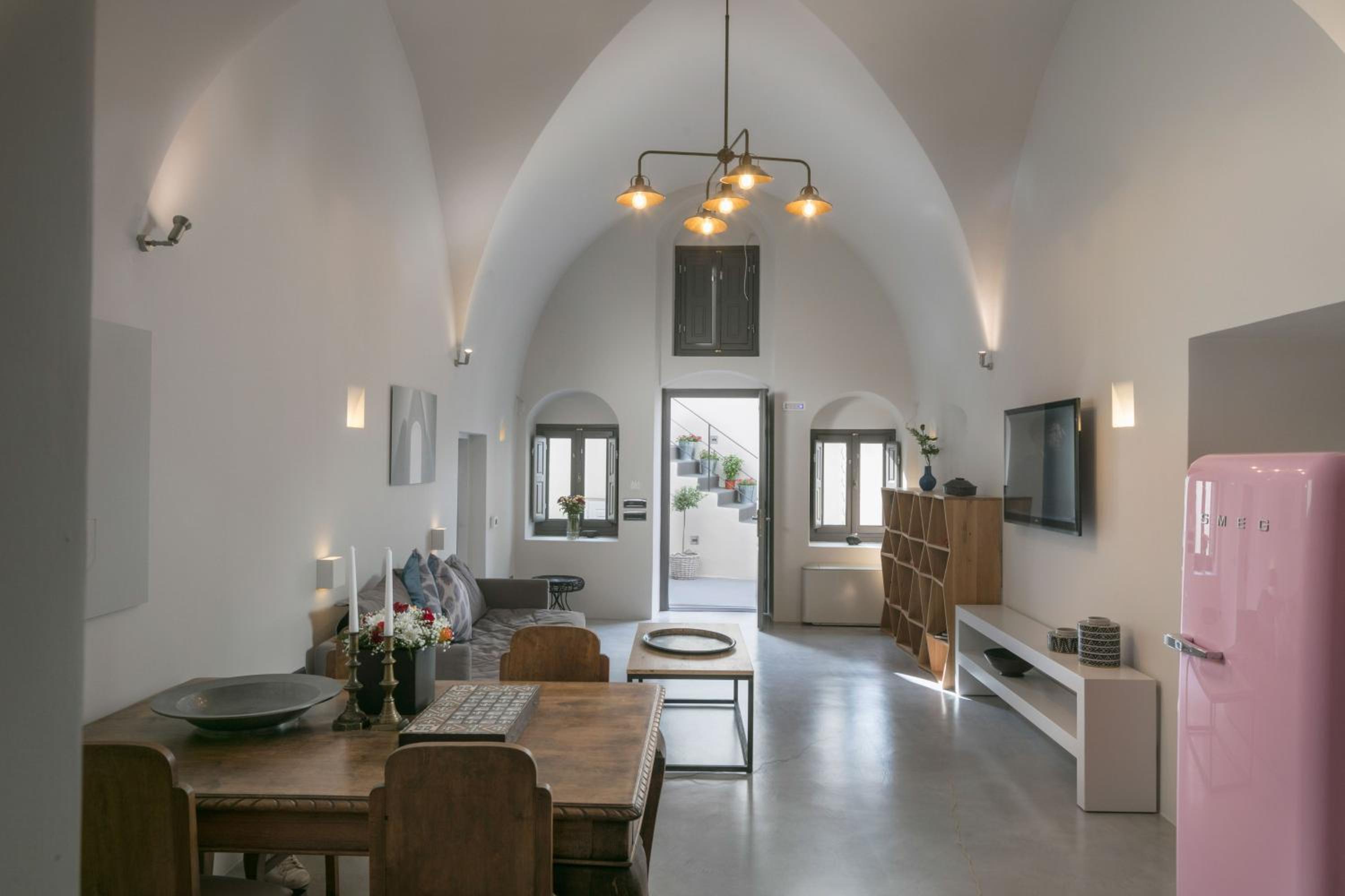 One-Bedroom Villa with indoor and outdoor Hot Tubs and Caldera View - La Traviata - Photo 26