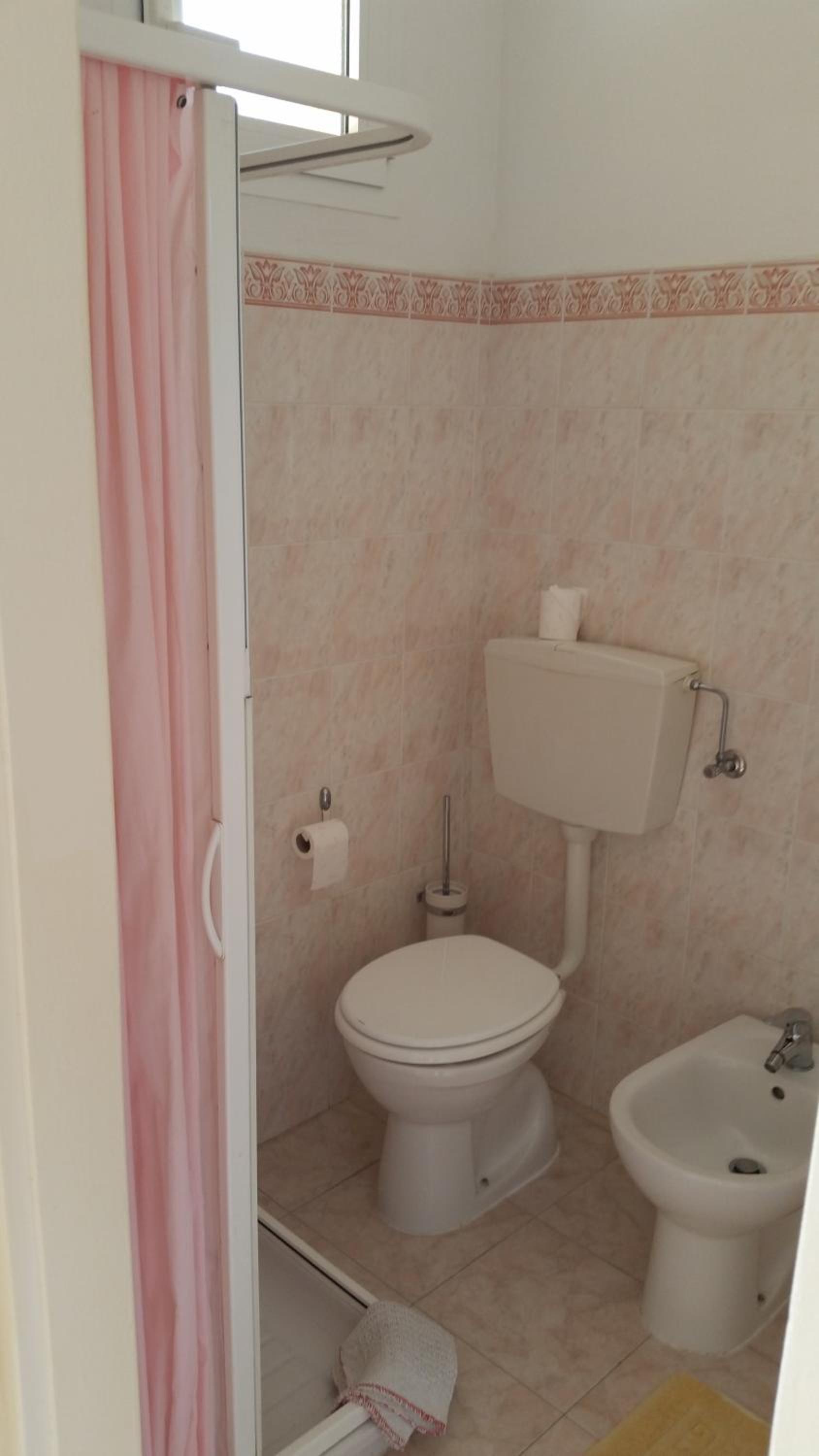 Double or Twin Room with Bathroom - Photo 6