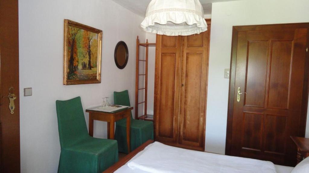 Double Room - Photo 3
