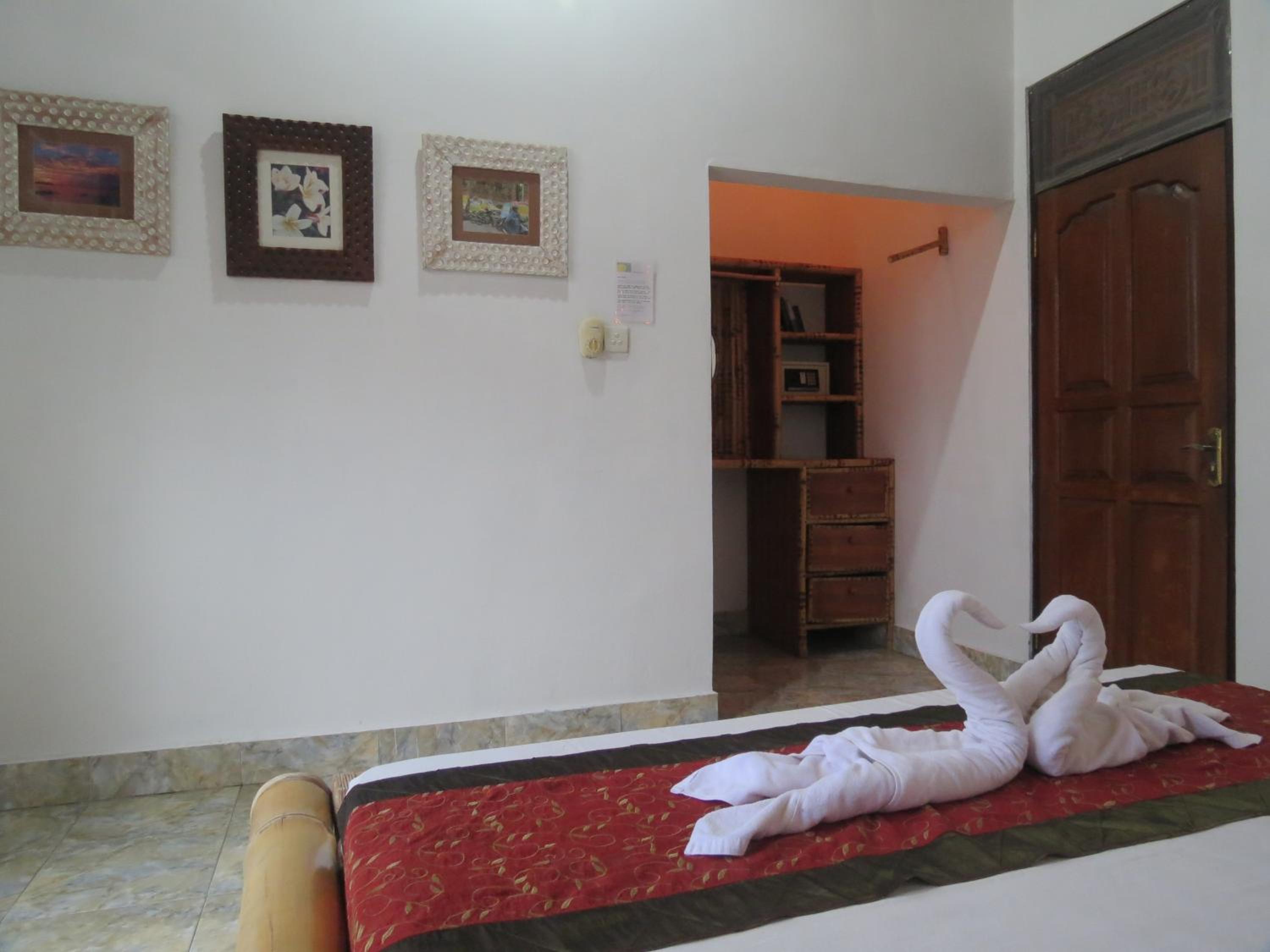 Deluxe Double Room with Balcony and Sea View photo 2