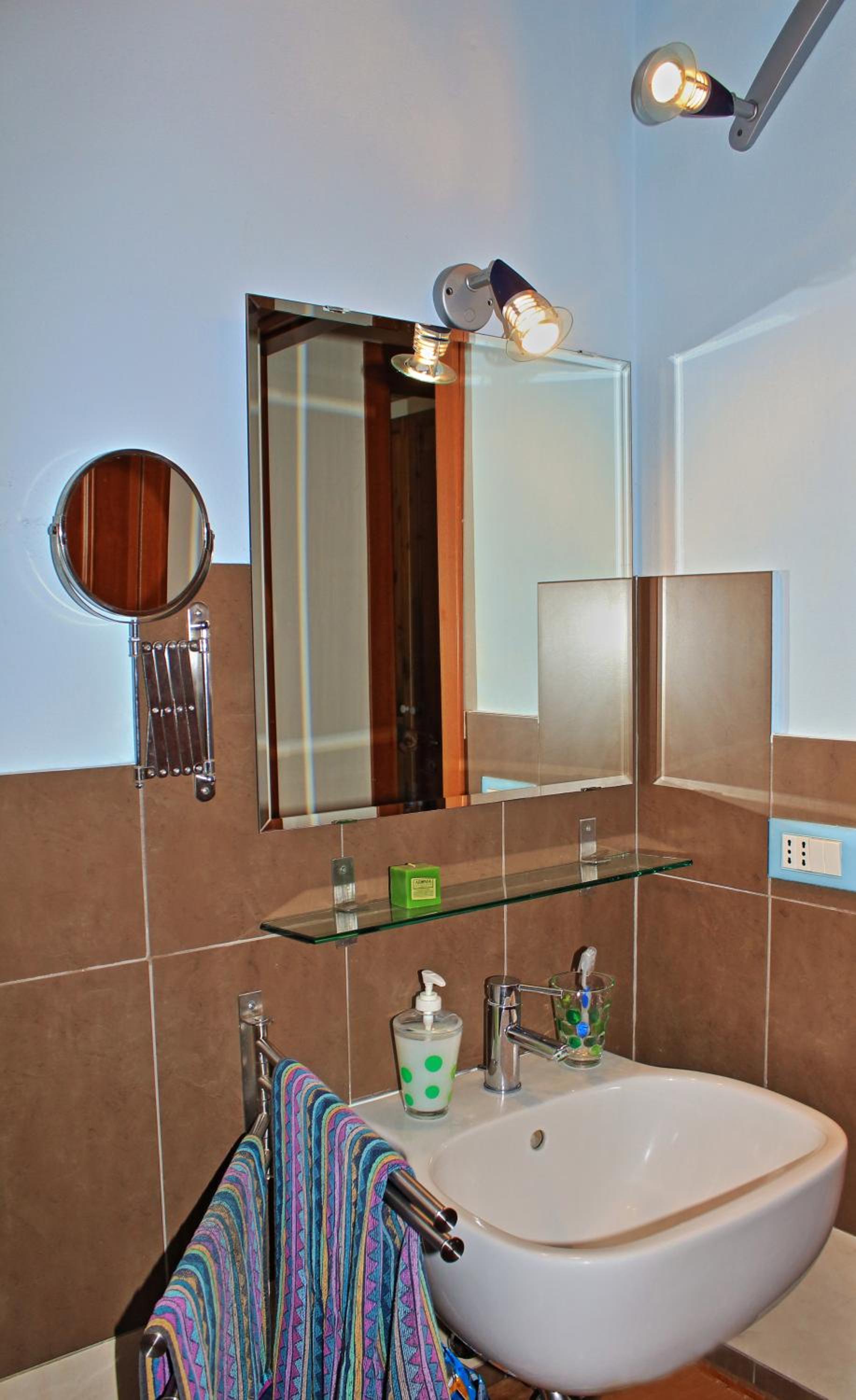 Two-Bedroom Apartment - Photo 33