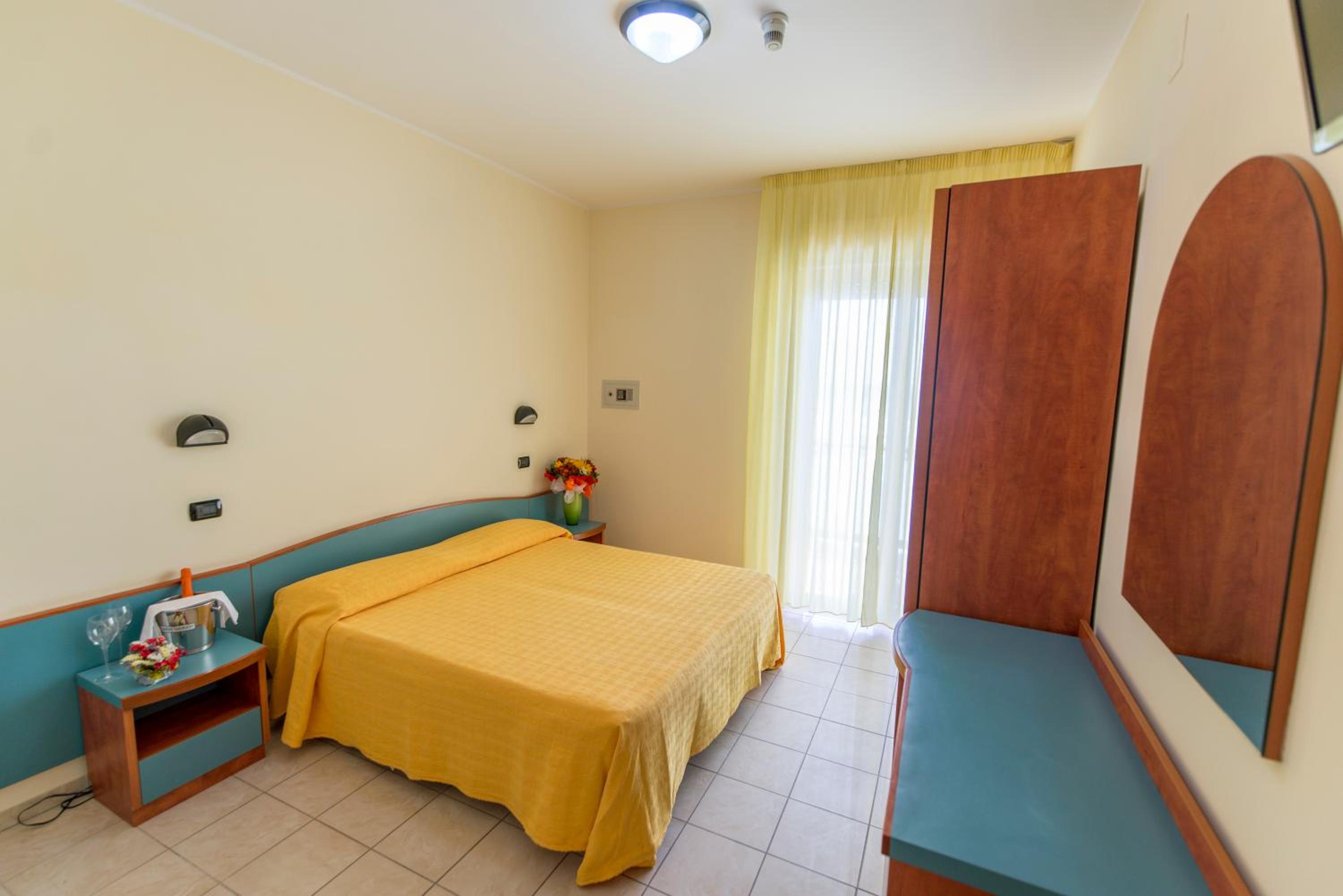 Small Double Room photo 1