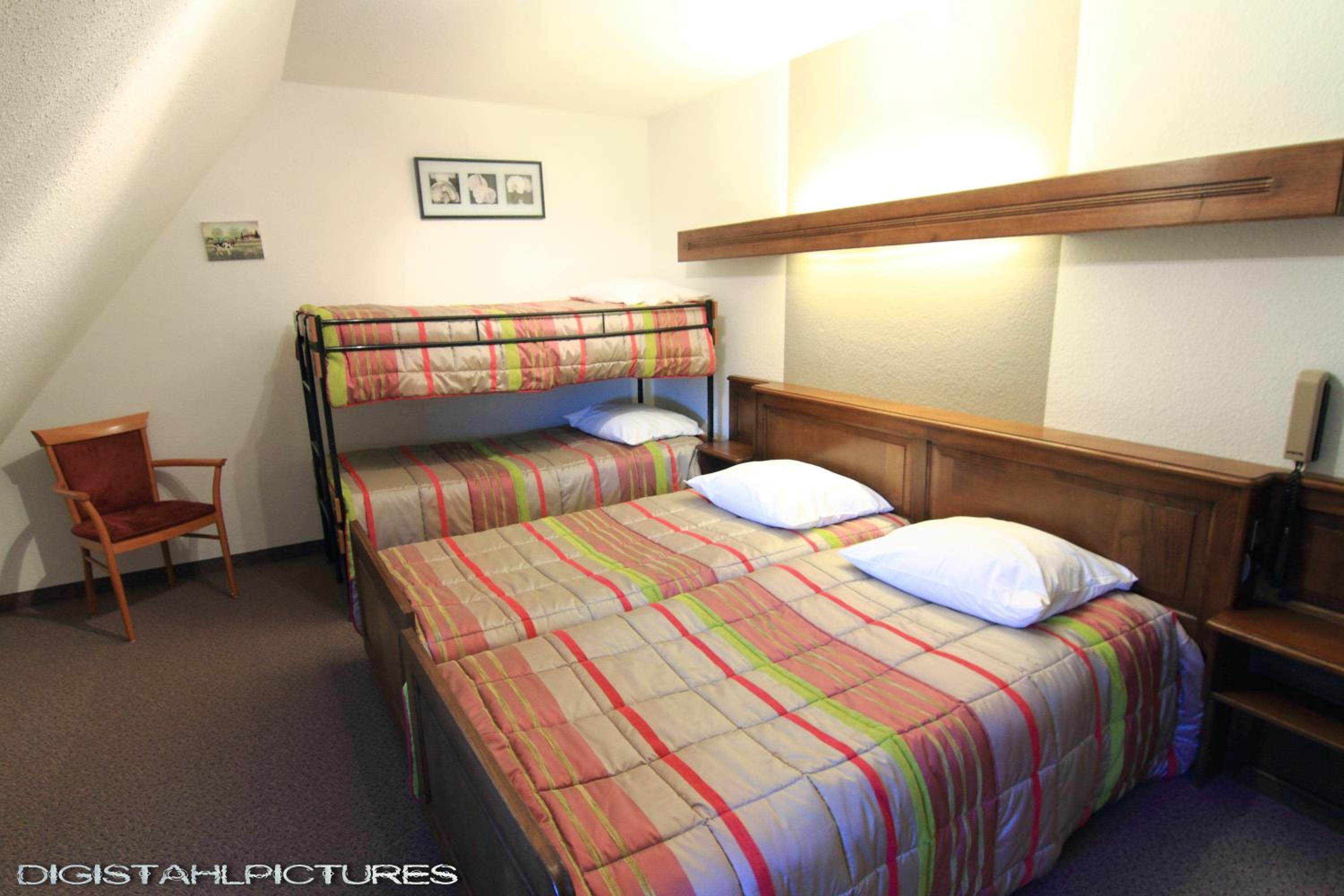 Quadruple Room - 2 Adults and 2 Children photo 2