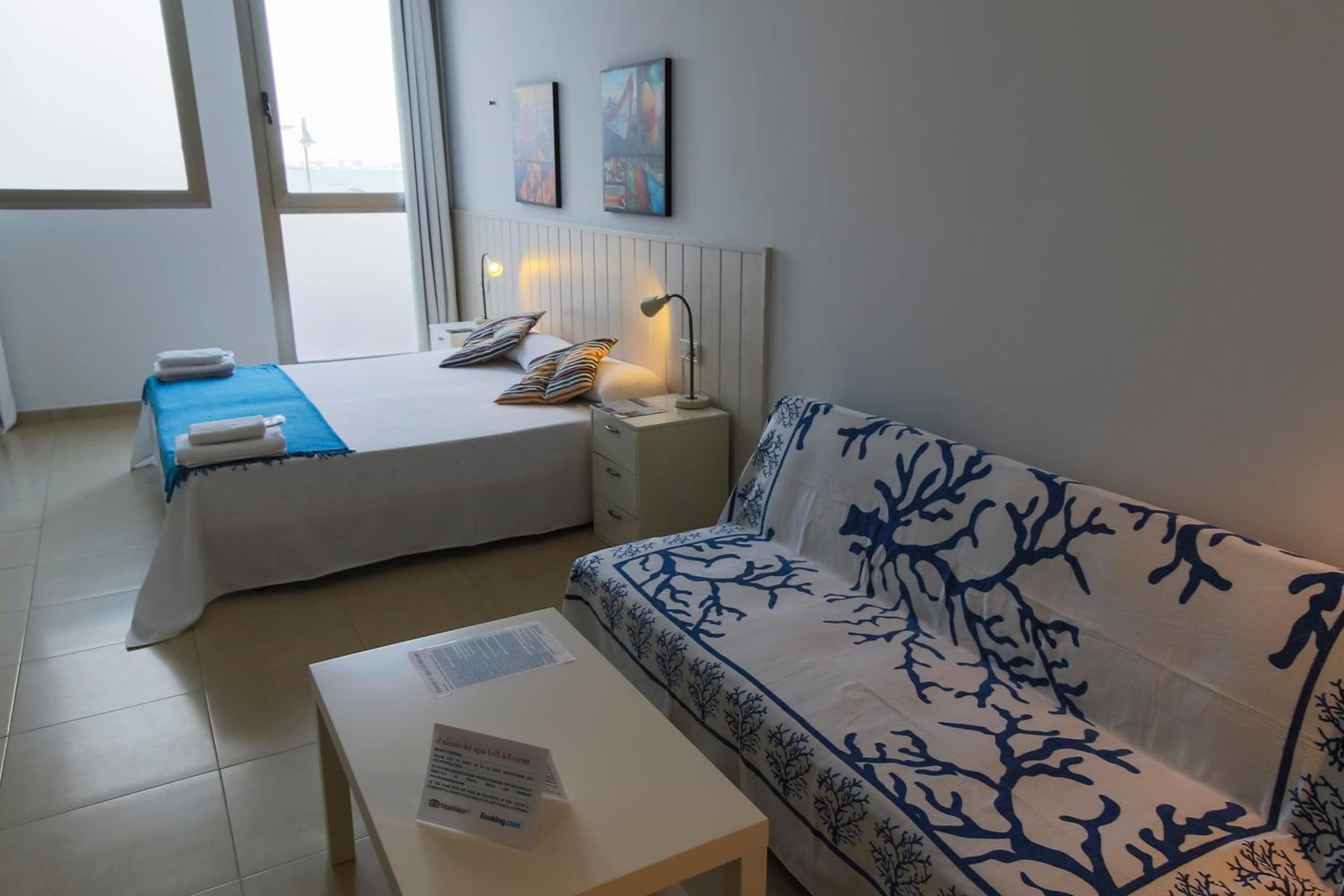 Estudio con vista al mar (106)