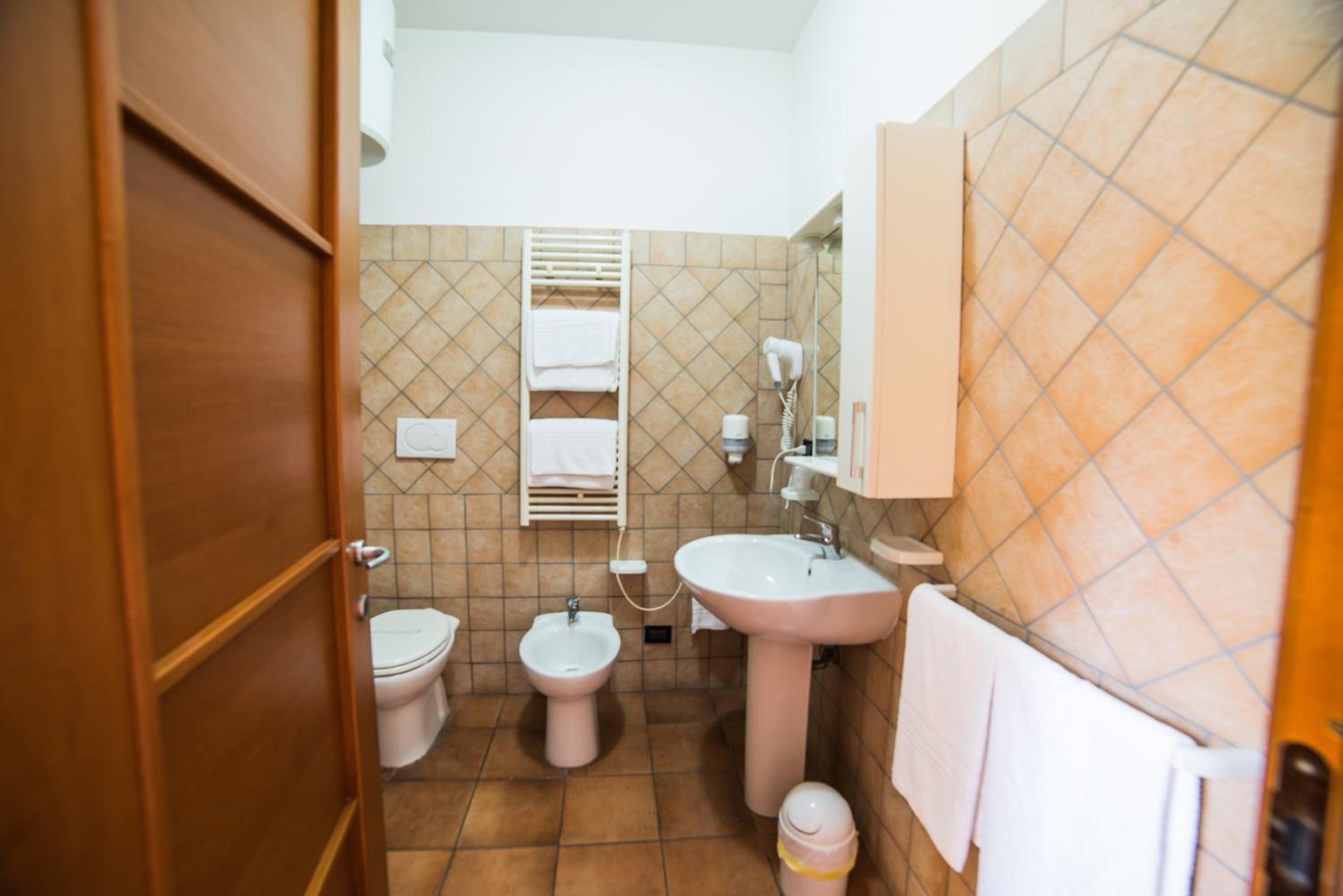 Double Room - Photo 3