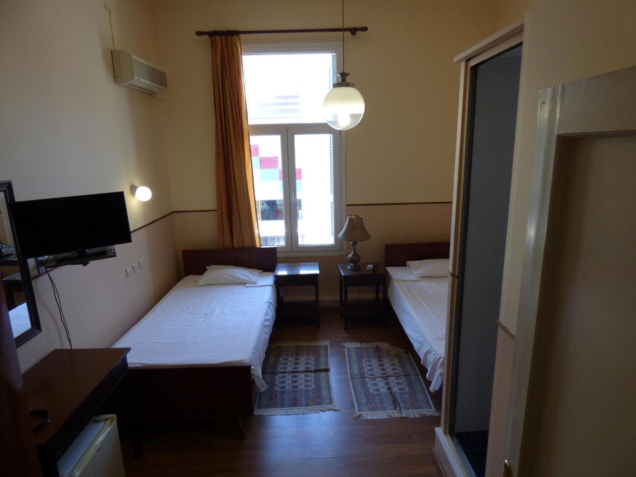 Economy Double Room - Photo 5